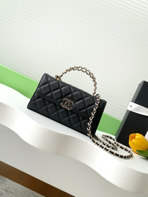 Elegant Flap Bag with Chain Handle, Classic Quilted Design, Versatile Shoulder Bag 1 Elegant Flap Bag with Chain Handle, Classic Quilted Design, Versatile Shoulder Bag