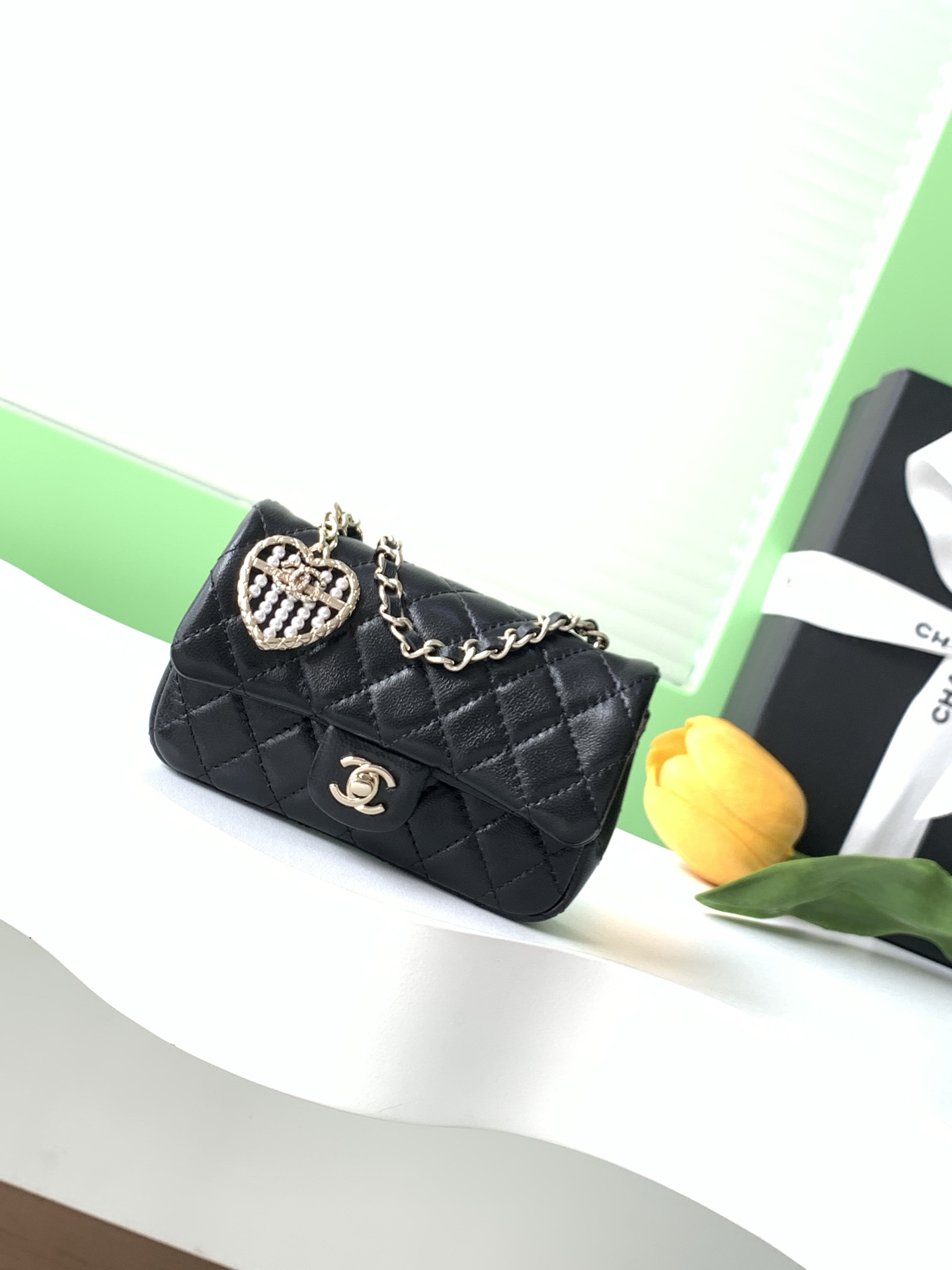 25Amini Love Pearl CF Colgante Pequeños artículos de cuero Love Heart El encanto del avanzado taller artesanal de Chane…