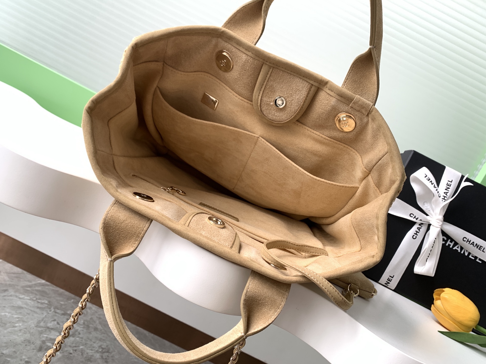 Chanel Style Tote Bag style reference detail image 8 from source 785886