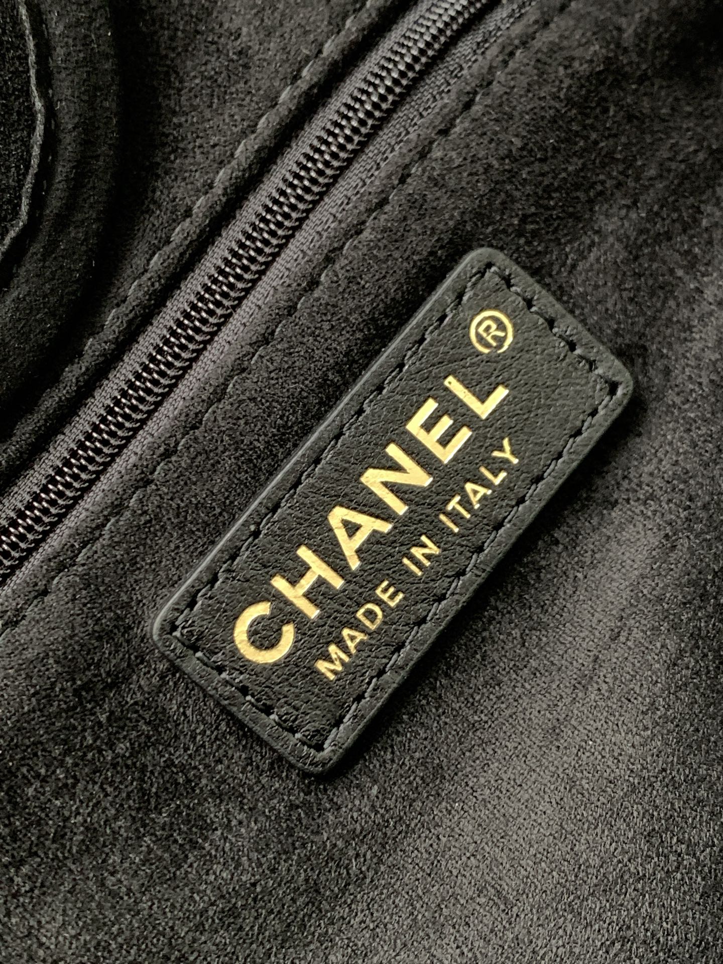 Chanel Style Tote Bag style reference detail image 9 from source 785877