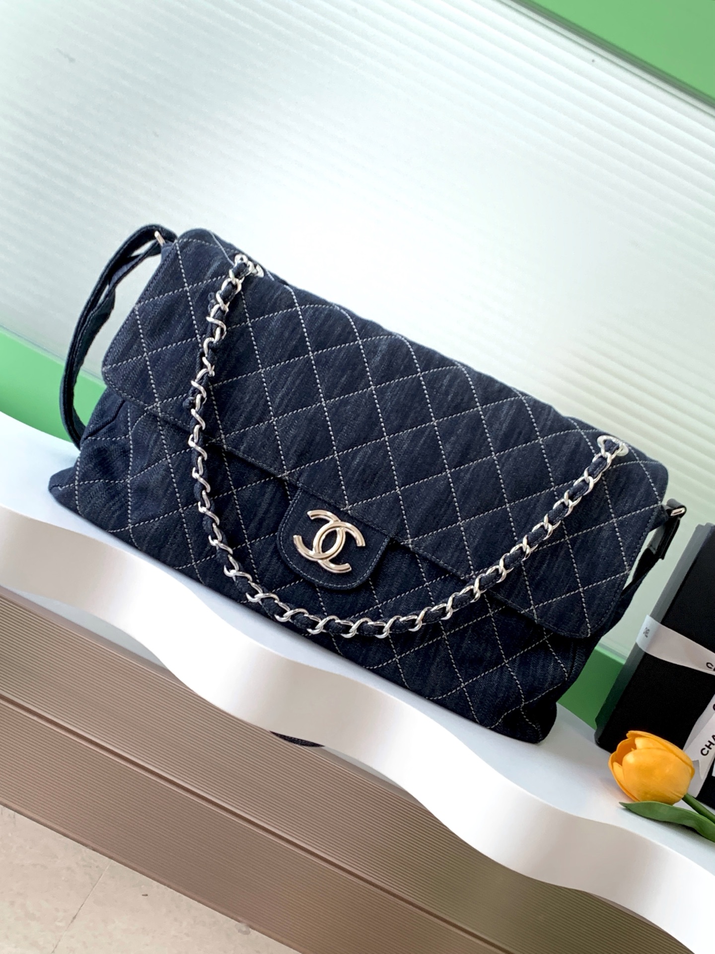 Джинсовая сумка Chanel с цепочкой