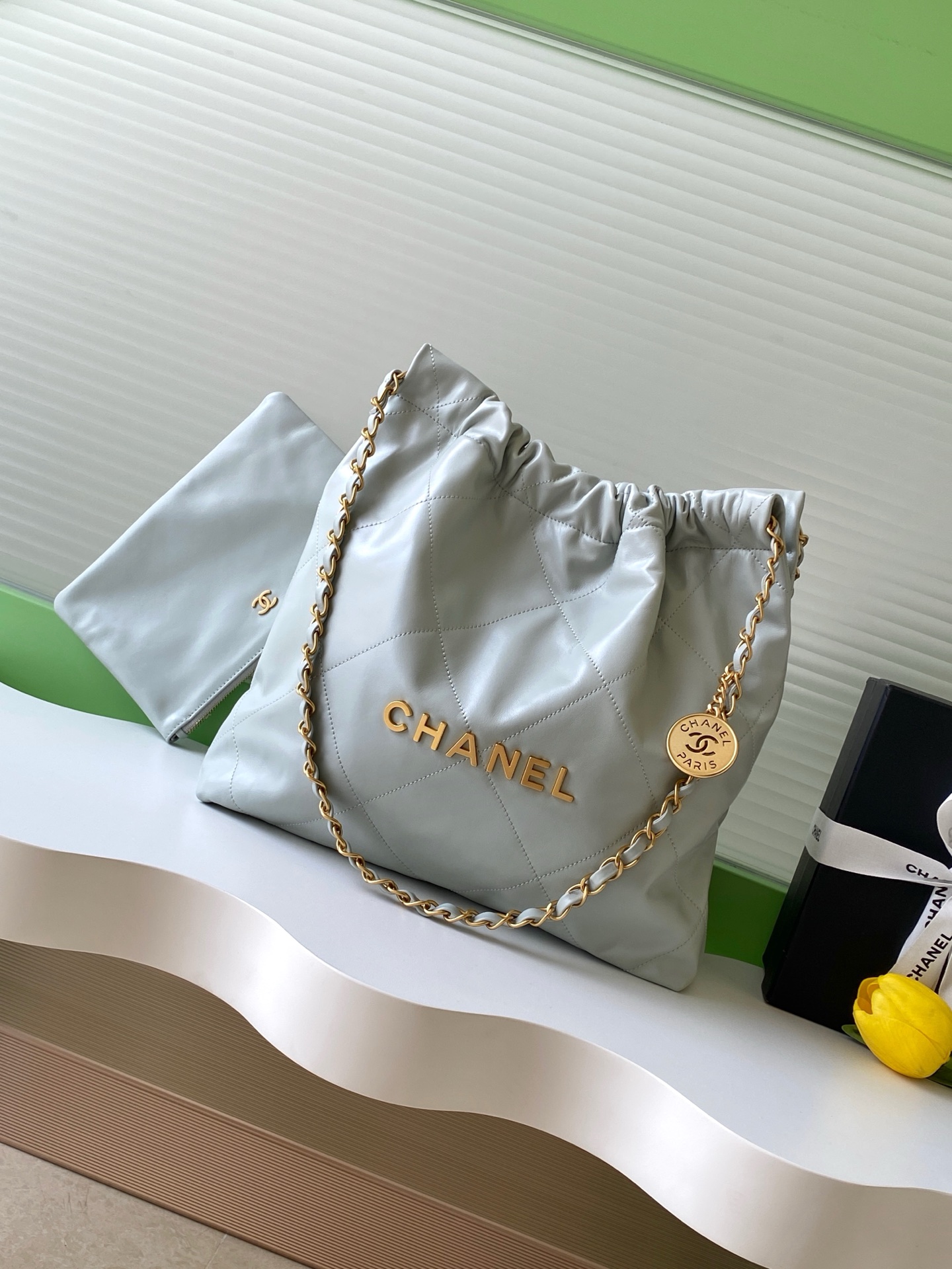 Chanel 22 Light gray shoulder everyday