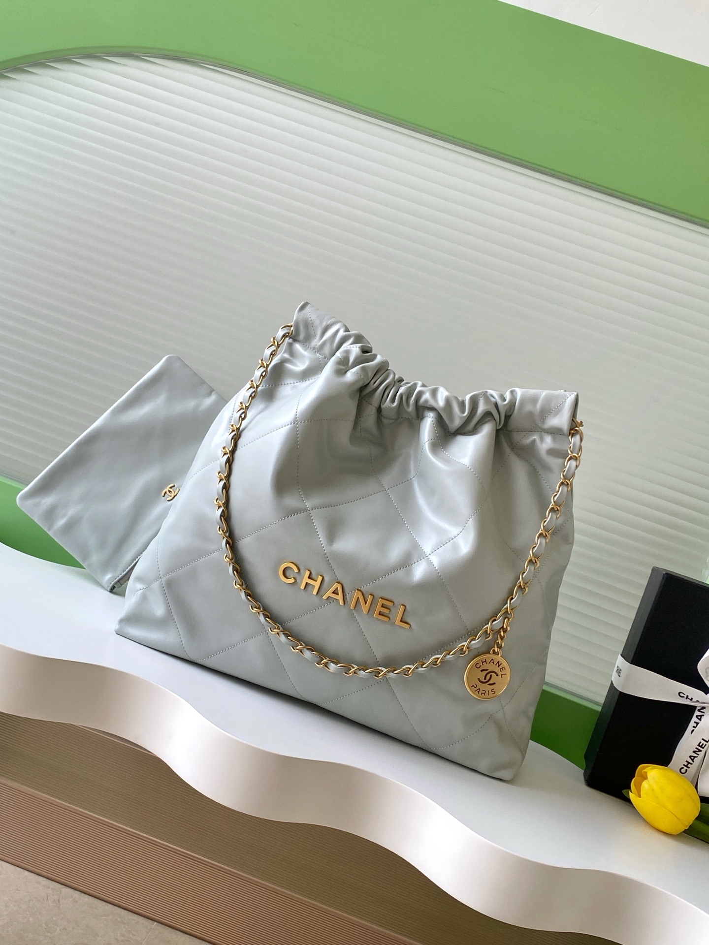 Chanel 22 Light gray shoulder everyday