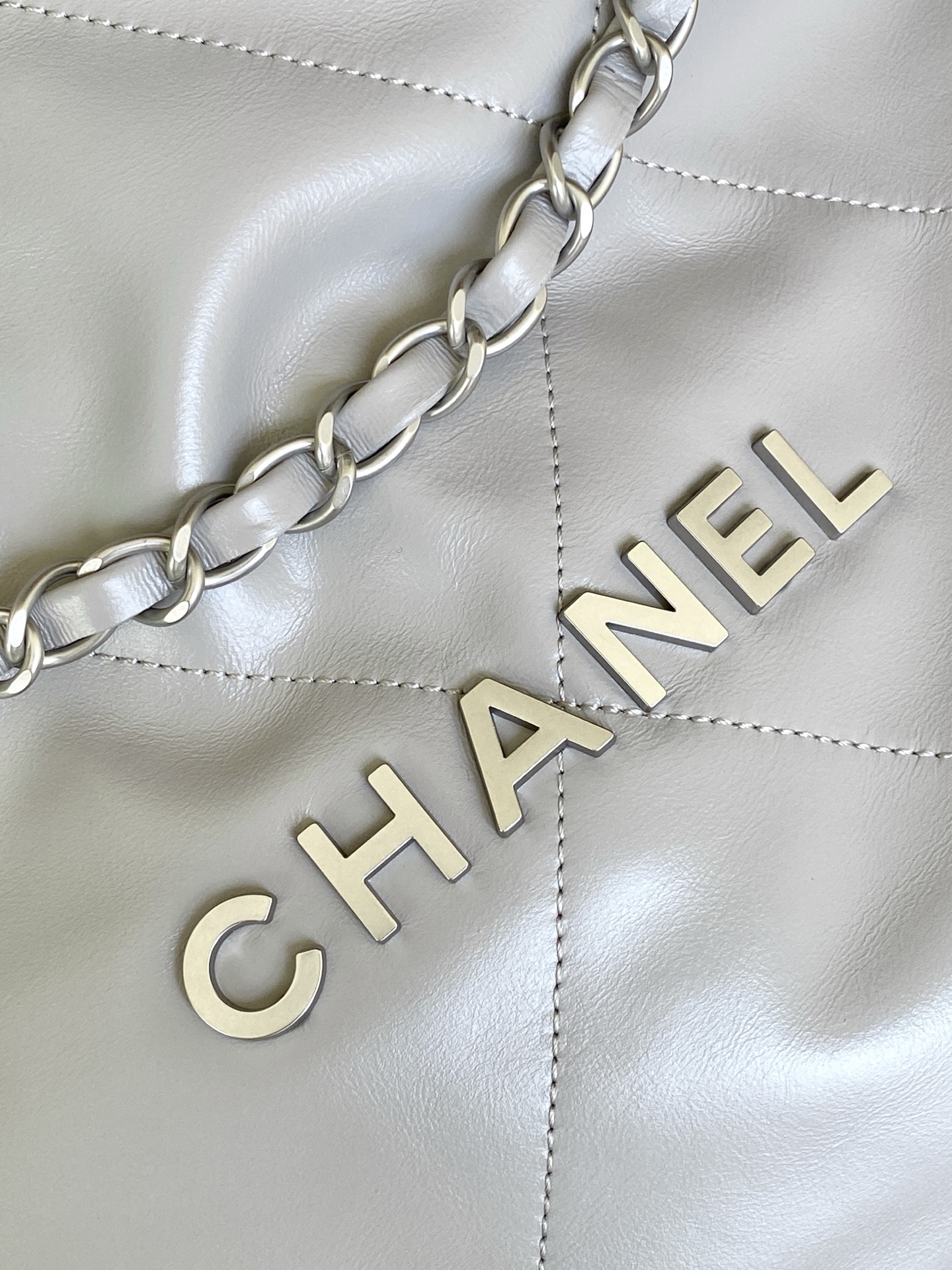 Chanel 22 Light Gray large everyday