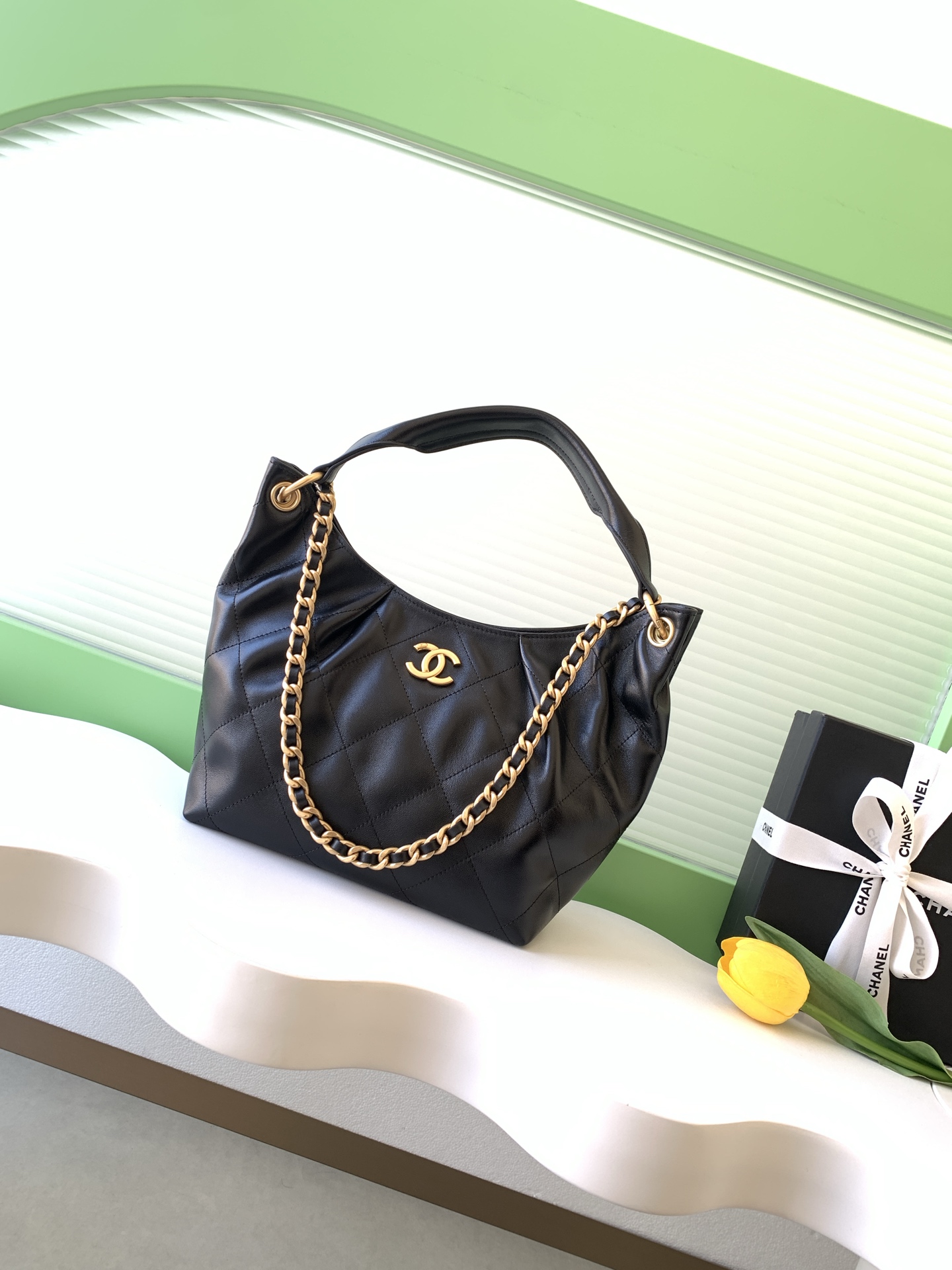 Bolso Hobo hippie de principios de primavera 26C, piel de becerro negra + cadena dorada, combinación clásica de colores…