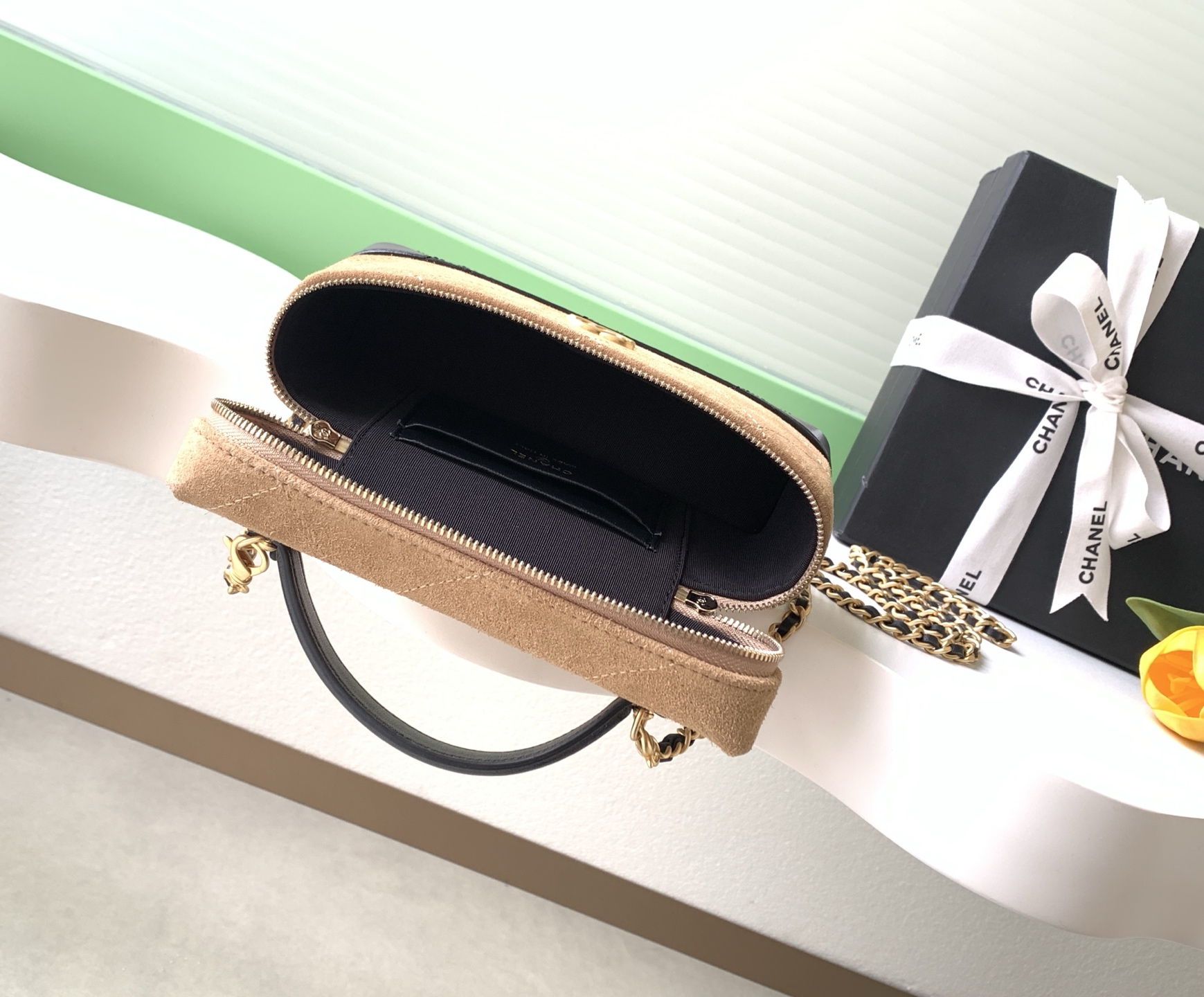 Chanel Style Black Leather Crossbody Bag style reference detail image 8 from source 770371