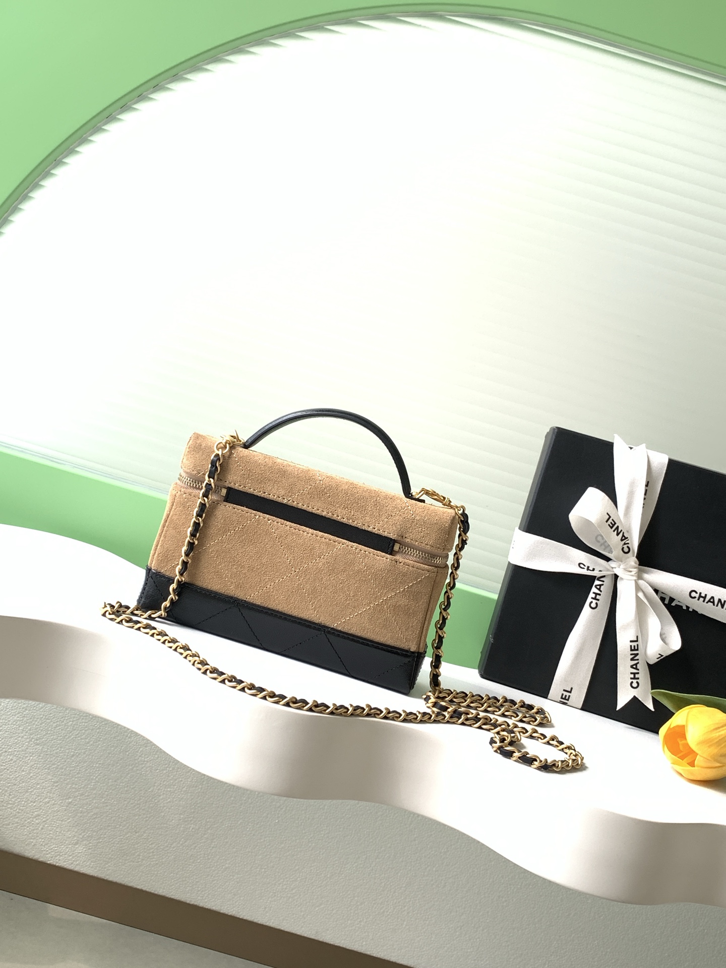Chanel Style Black Leather Crossbody Bag style reference detail image 3 from source 770371