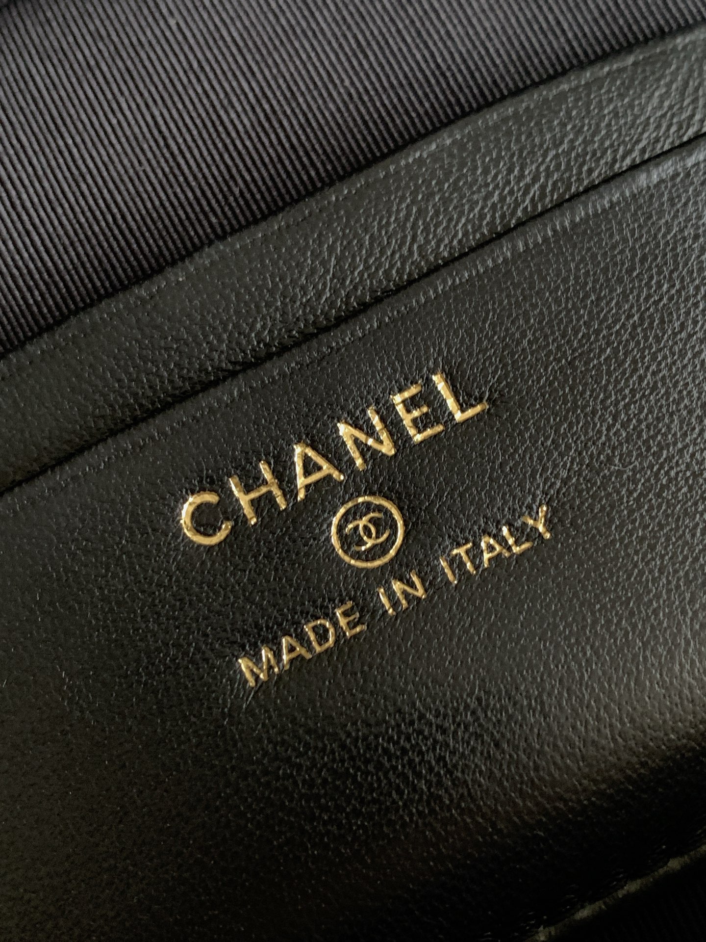 Chanel Style Black Leather Crossbody Bag style reference detail image 9 from source 770371