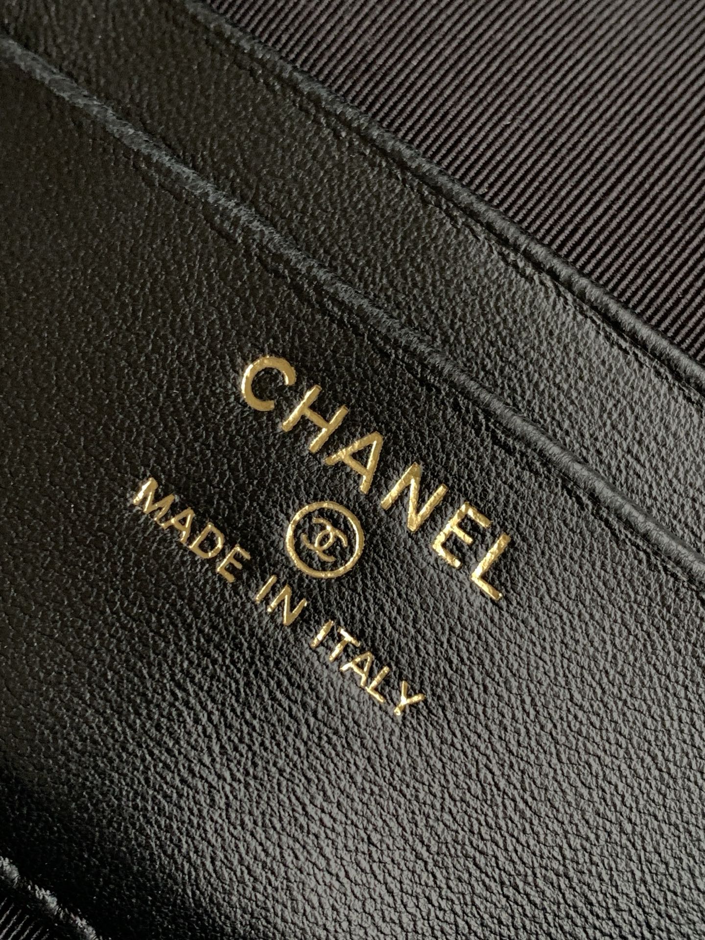 Chanel Style Black Leather Crossbody Bag style reference detail image 9 from source 770372