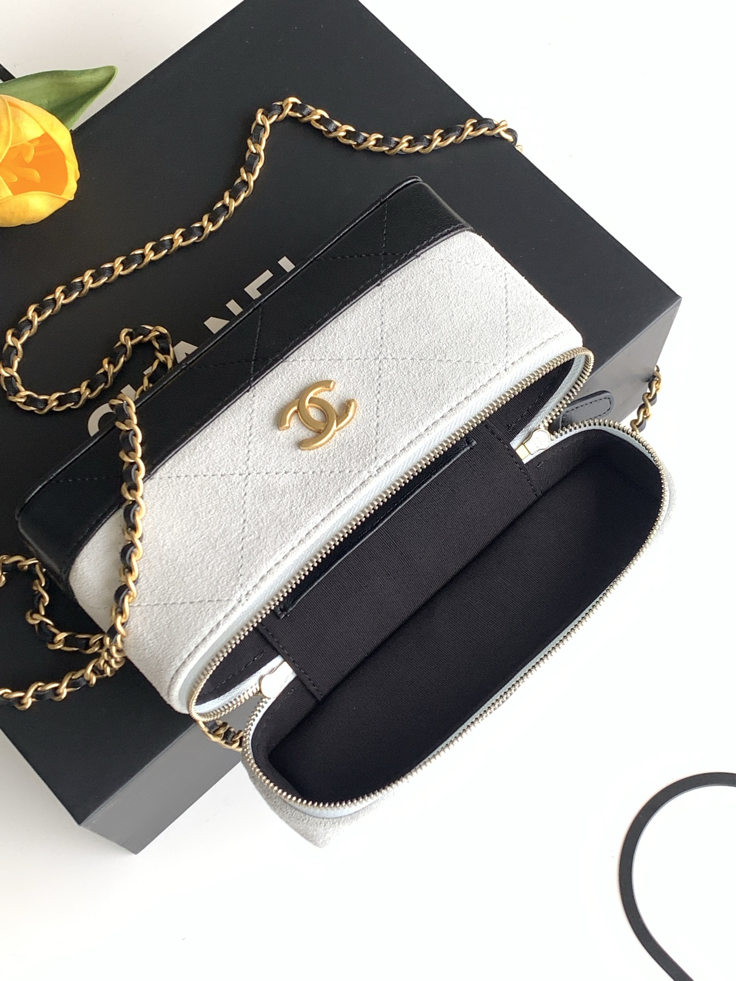 Chanel Style Black Leather Crossbody Bag style reference detail image 7 from source 770372