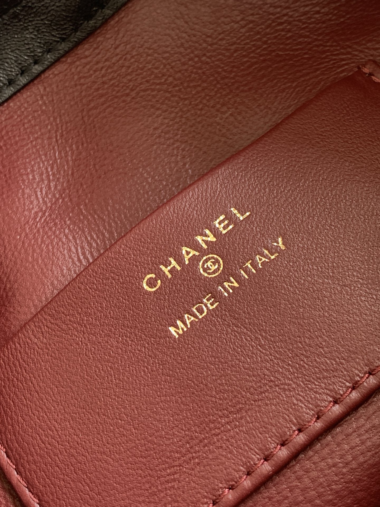 Chanel Style Leather Crossbody Bag style reference detail image 9 from source 770380