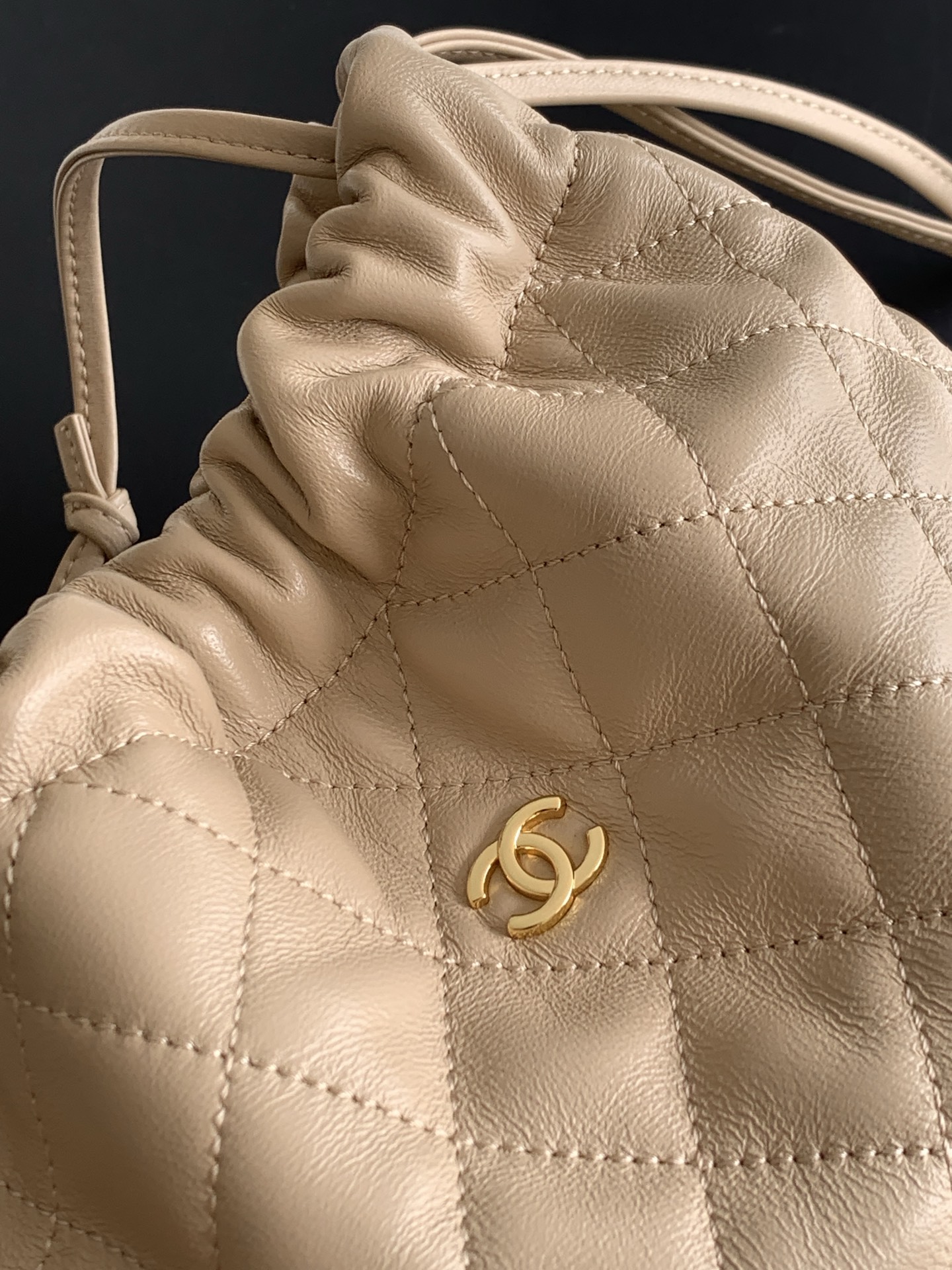 Chanel Style Leather Crossbody Bag style reference detail image 5 from source 770377