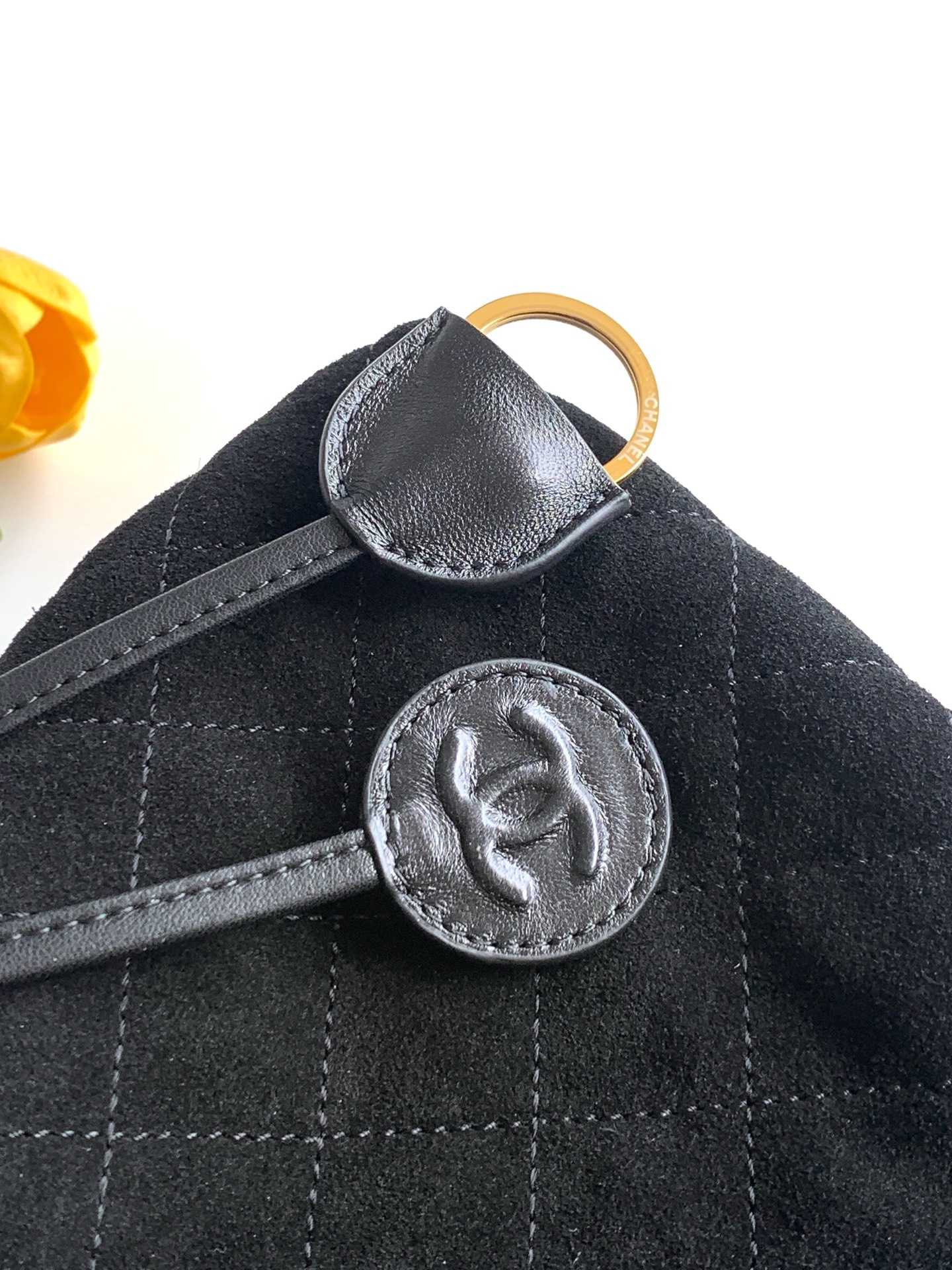 Chanel Style Leather Crossbody Bag style reference detail image 6 from source 770375