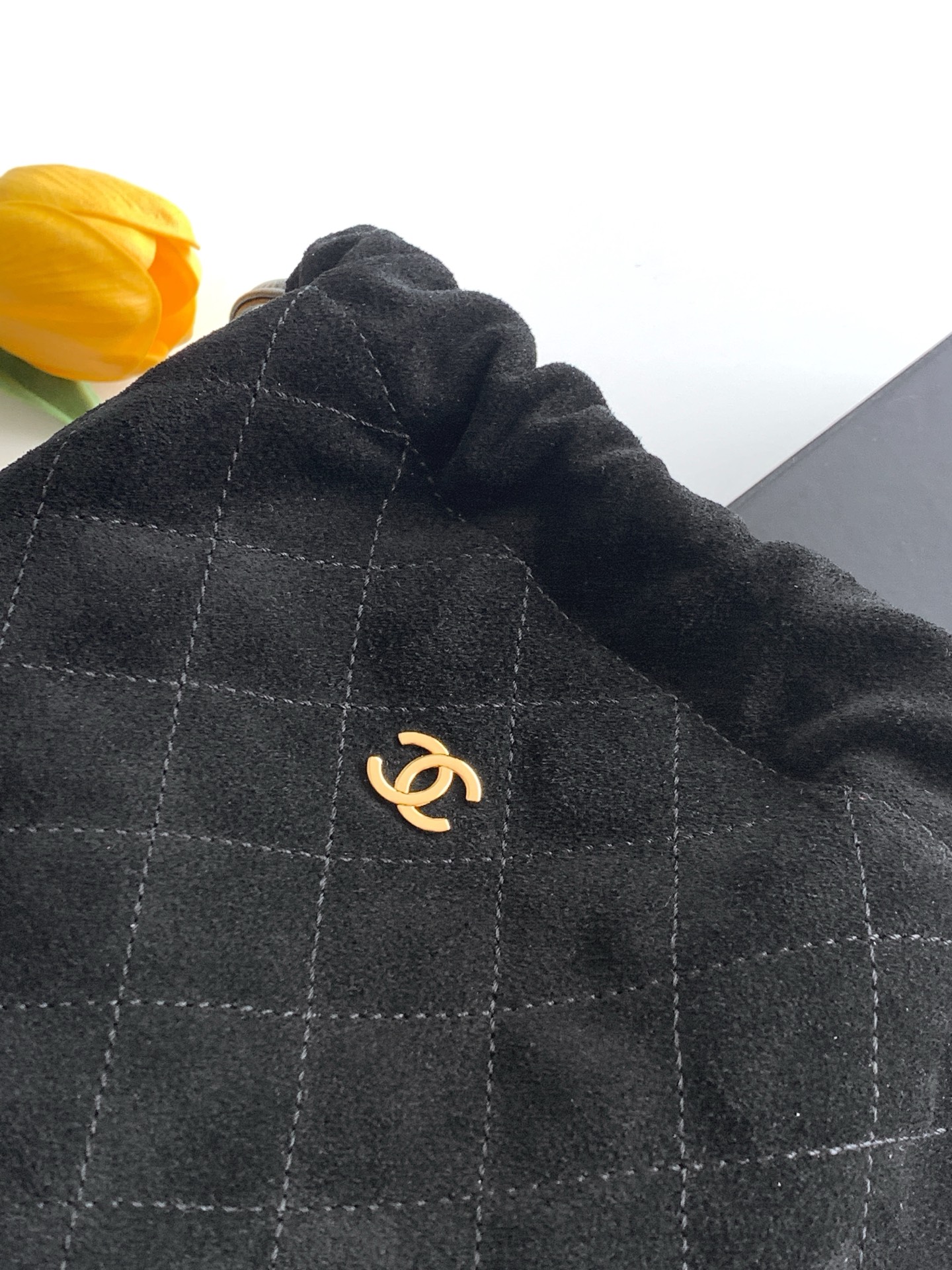 Chanel Style Leather Crossbody Bag style reference detail image 5 from source 770375