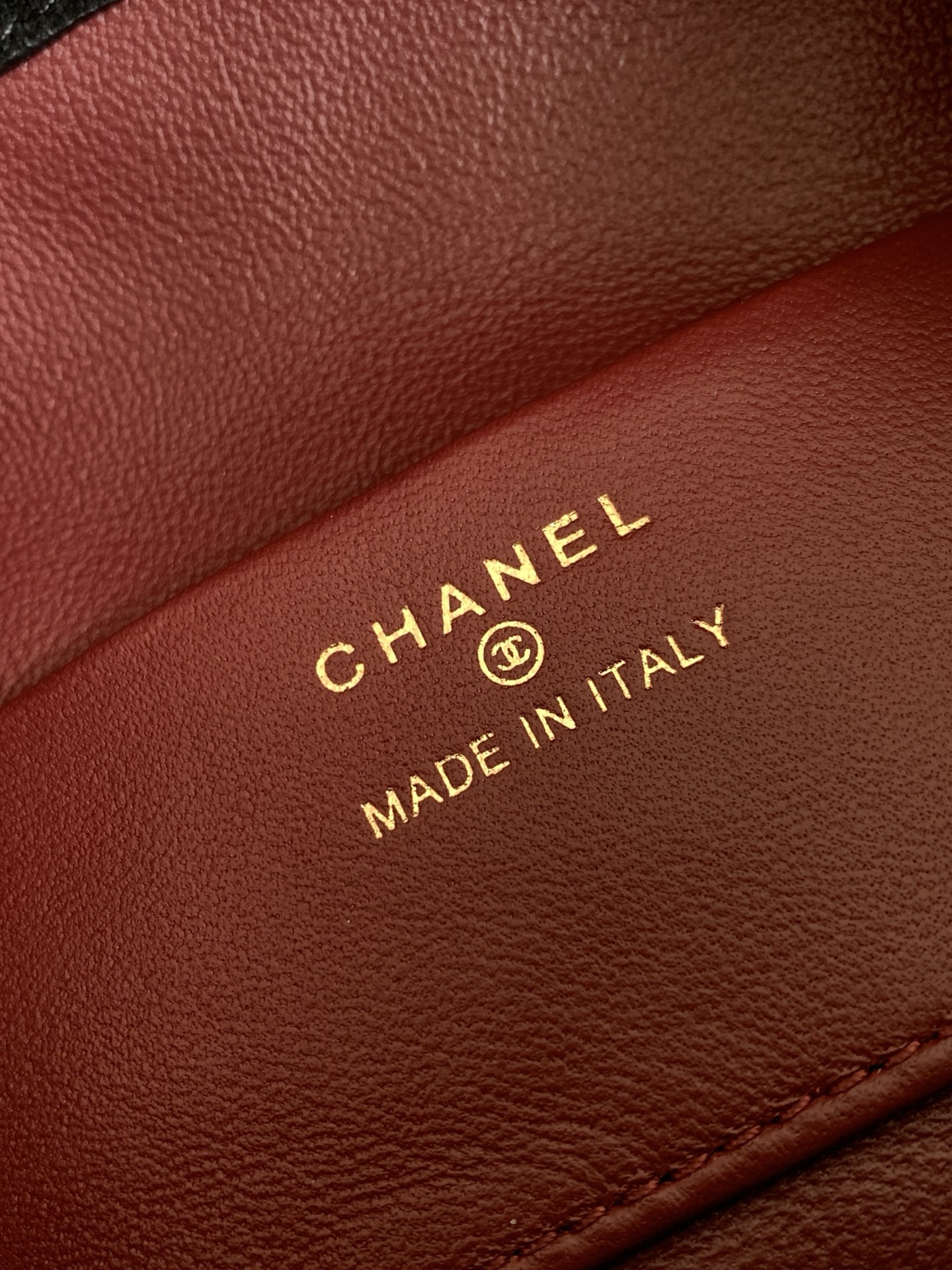 Chanel Style Leather Crossbody Bag style reference detail image 9 from source 770375