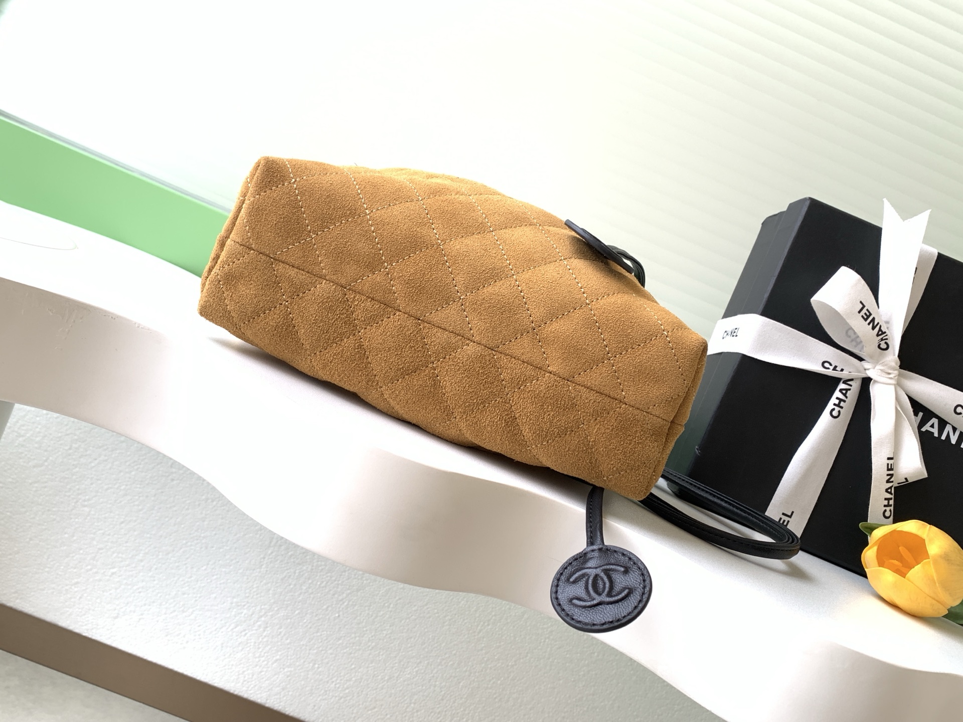 Chanel Style Leather Crossbody Bag style reference detail image 4 from source 770384