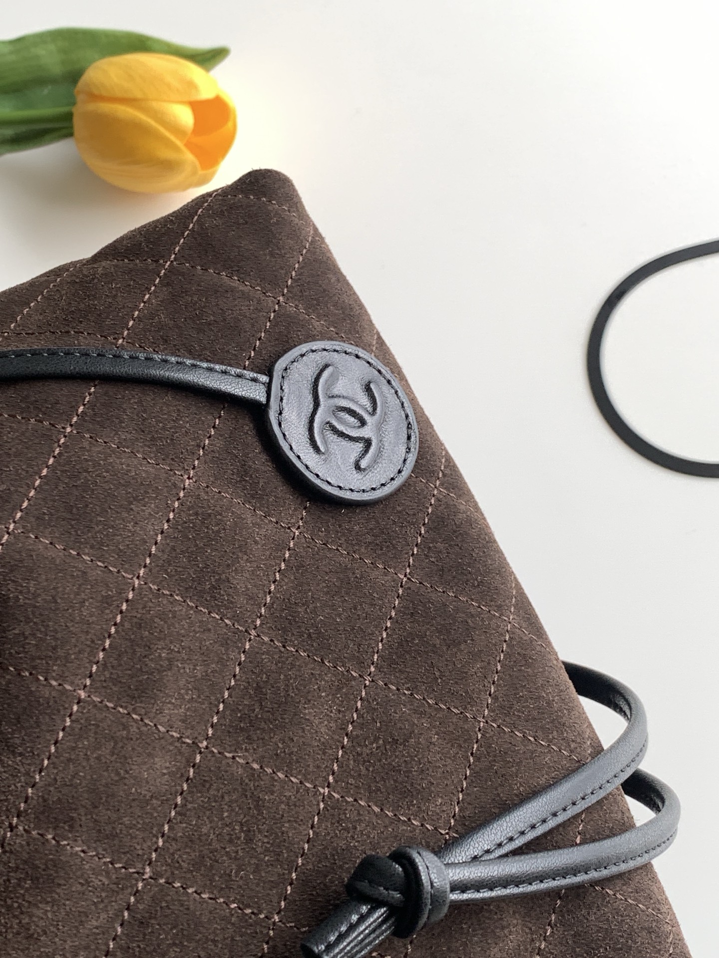 Chanel Style Leather Crossbody Bag style reference detail image 7 from source 770382