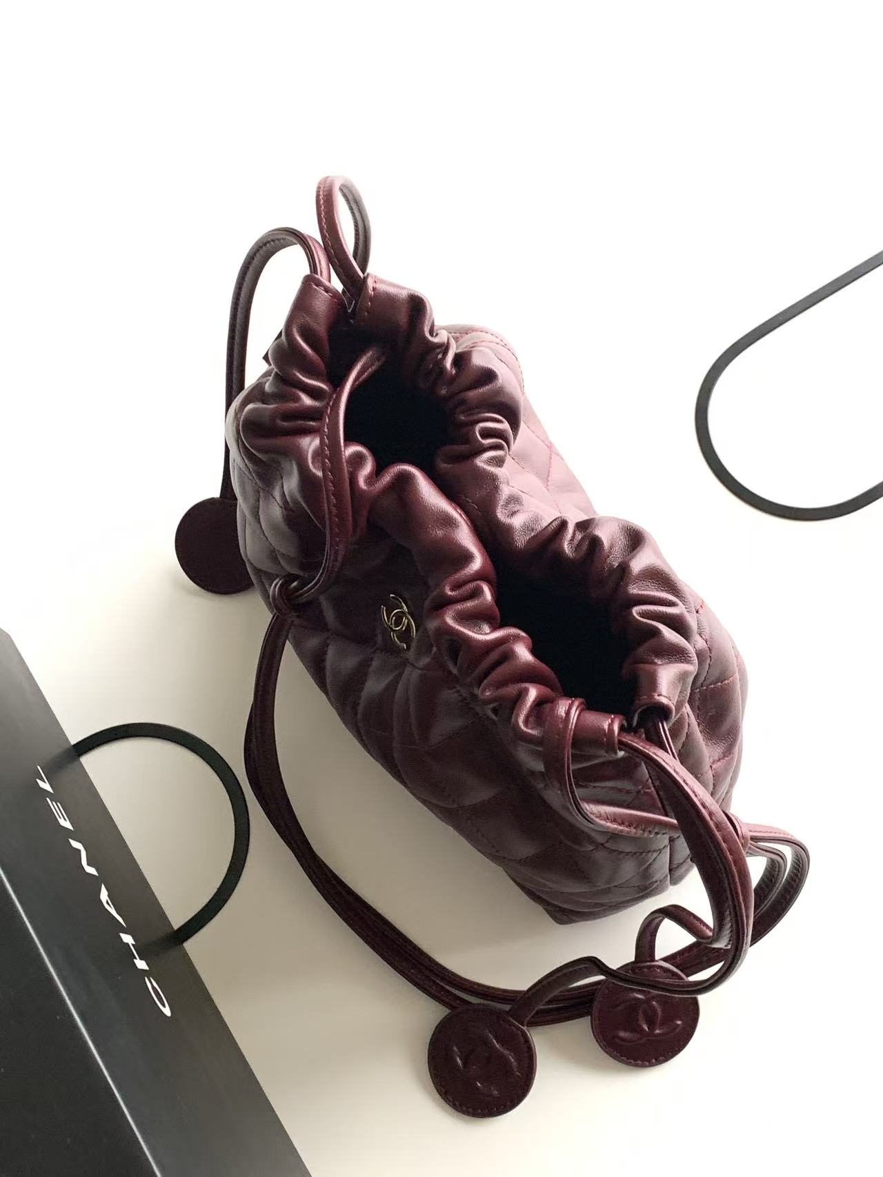 Chanel Style Crossbody Bag style reference detail image 7 from source 770381