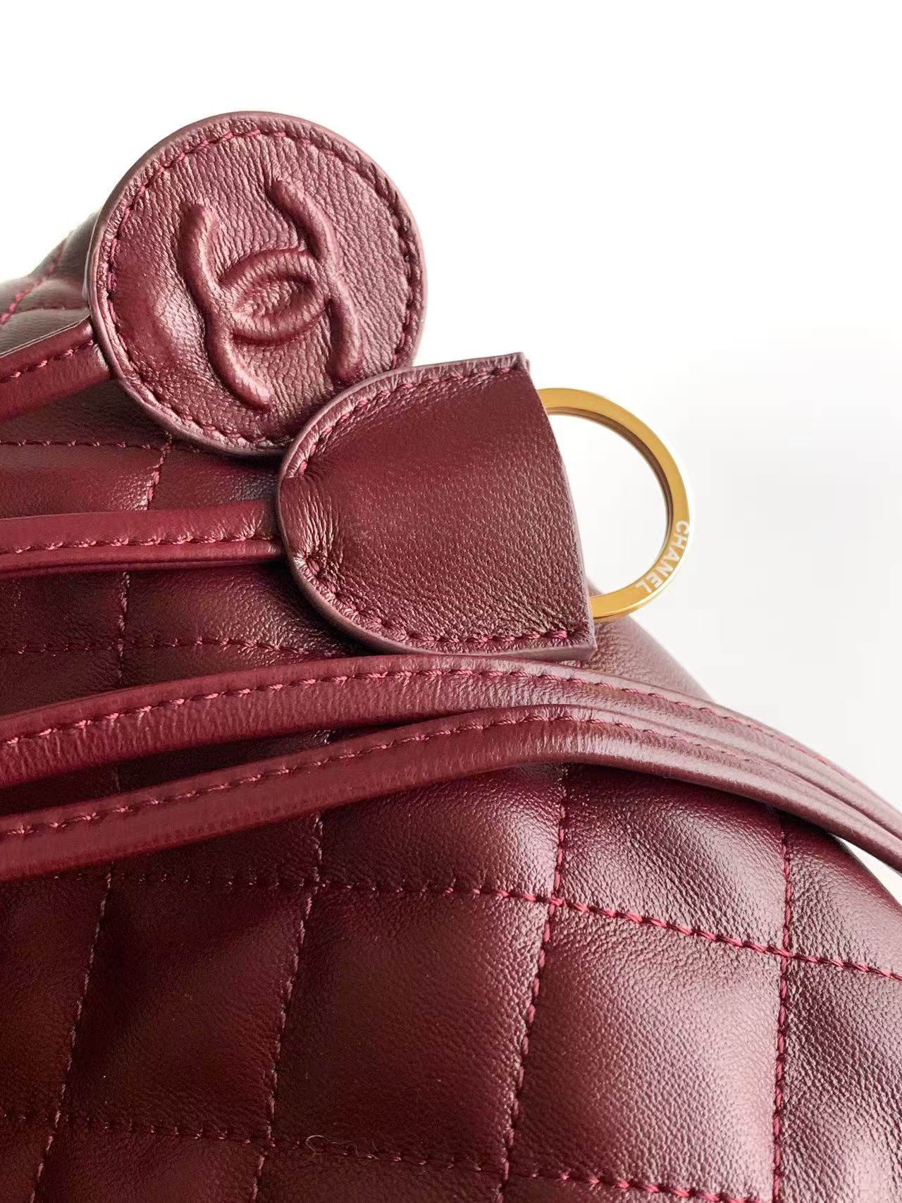 Chanel Style Crossbody Bag style reference detail image 6 from source 770381