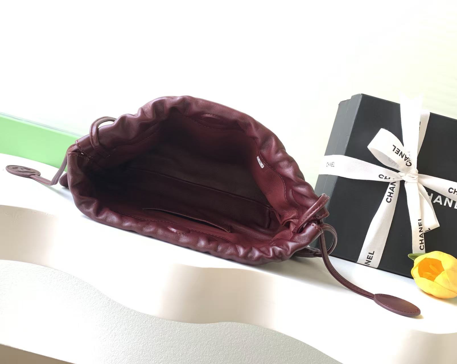 Chanel Style Crossbody Bag style reference detail image 8 from source 770381