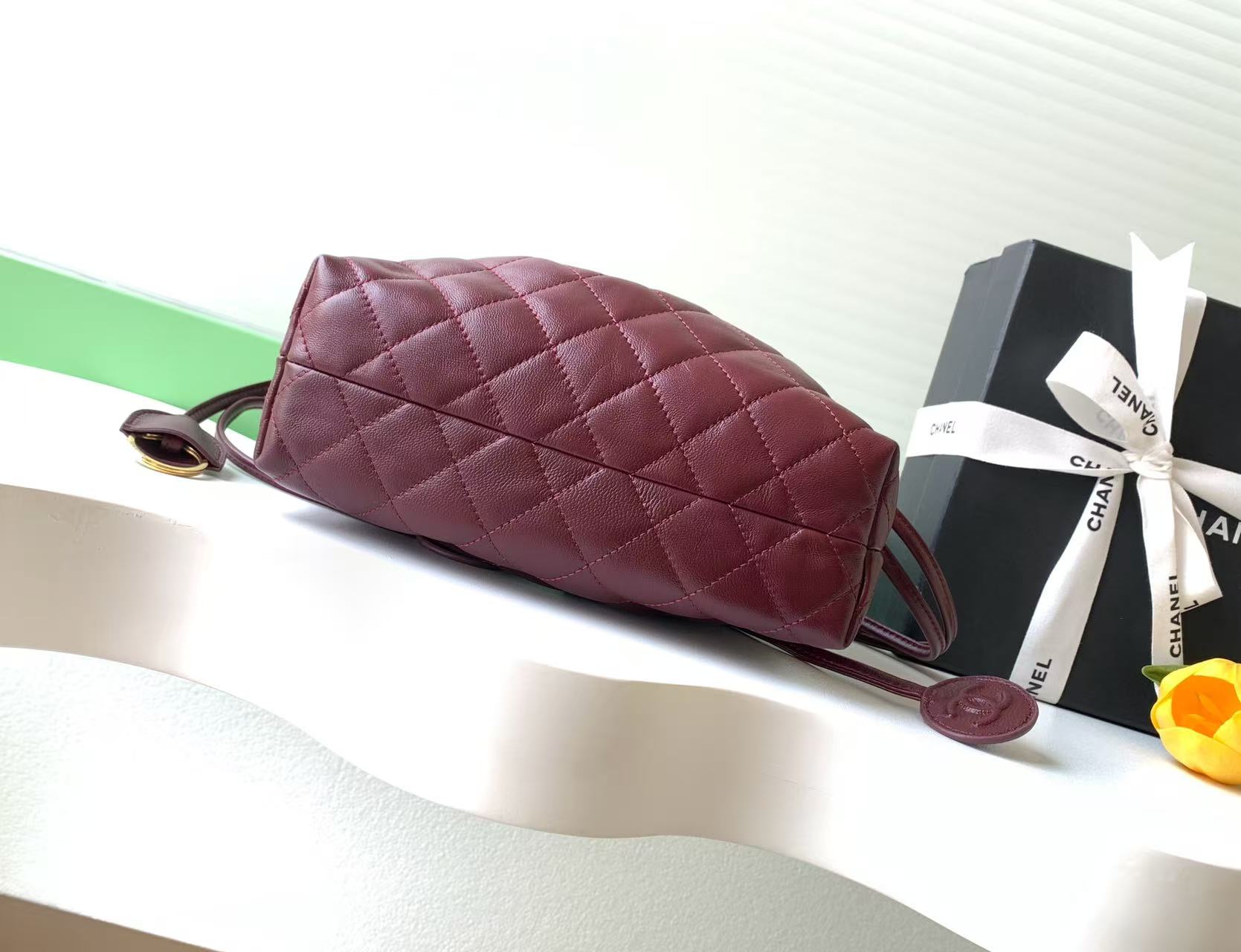 Chanel Style Crossbody Bag style reference detail image 4 from source 770381