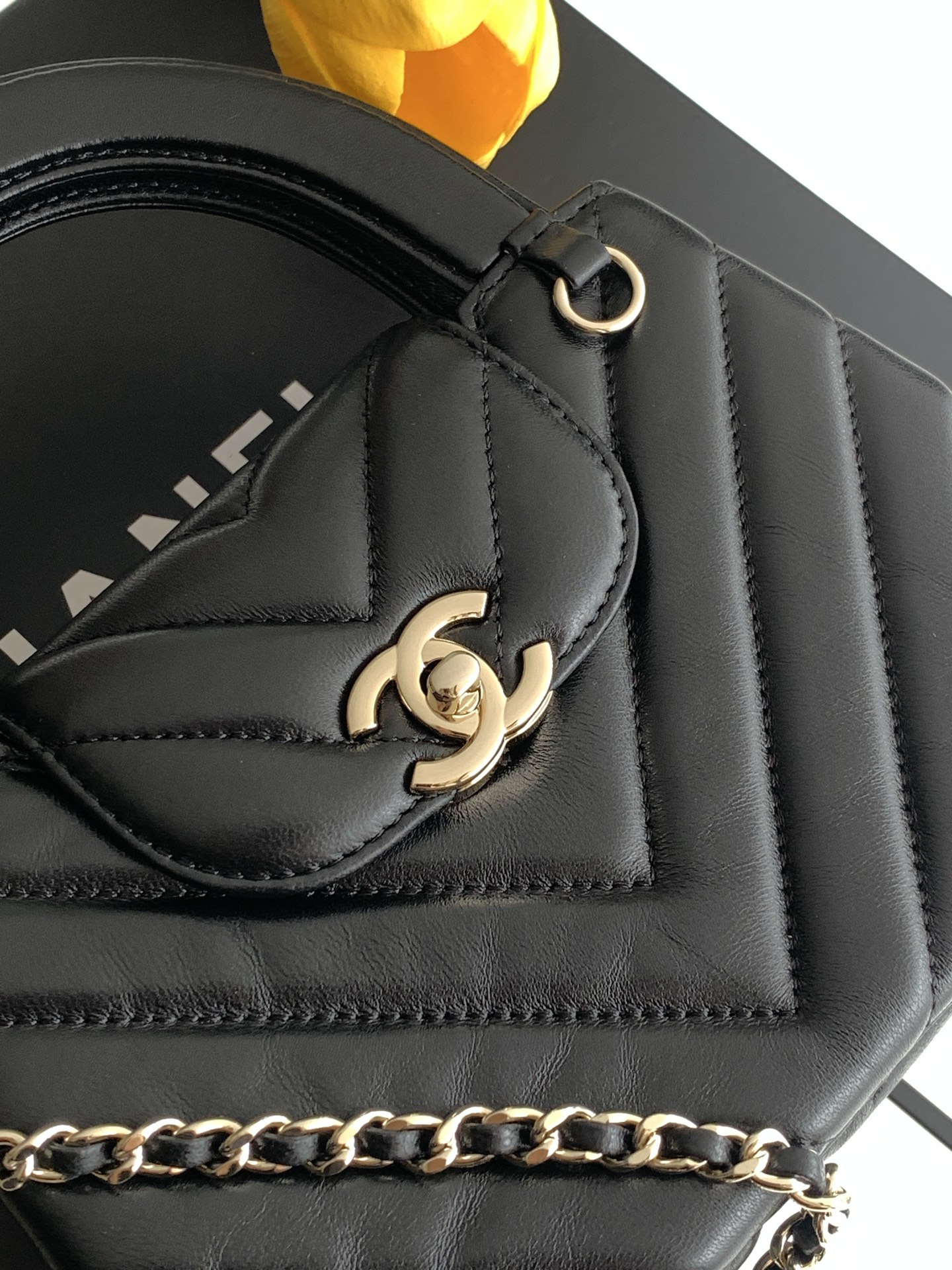Chanel Style Black Leather Crossbody Bag style reference detail image 5 from source 770387
