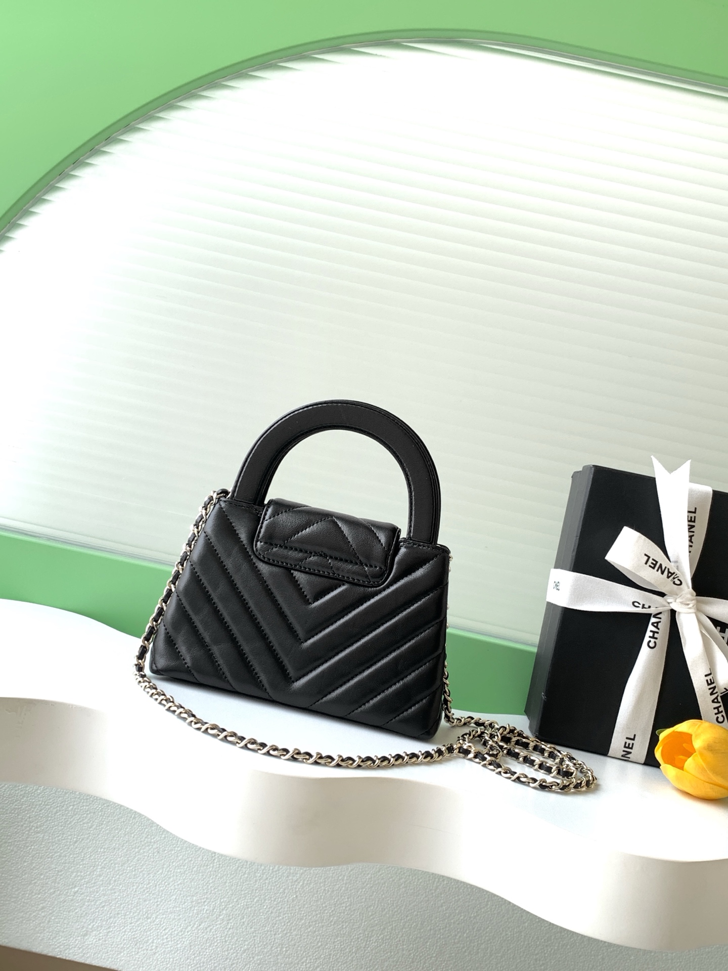 Chanel Style Black Leather Crossbody Bag style reference detail image 3 from source 770387