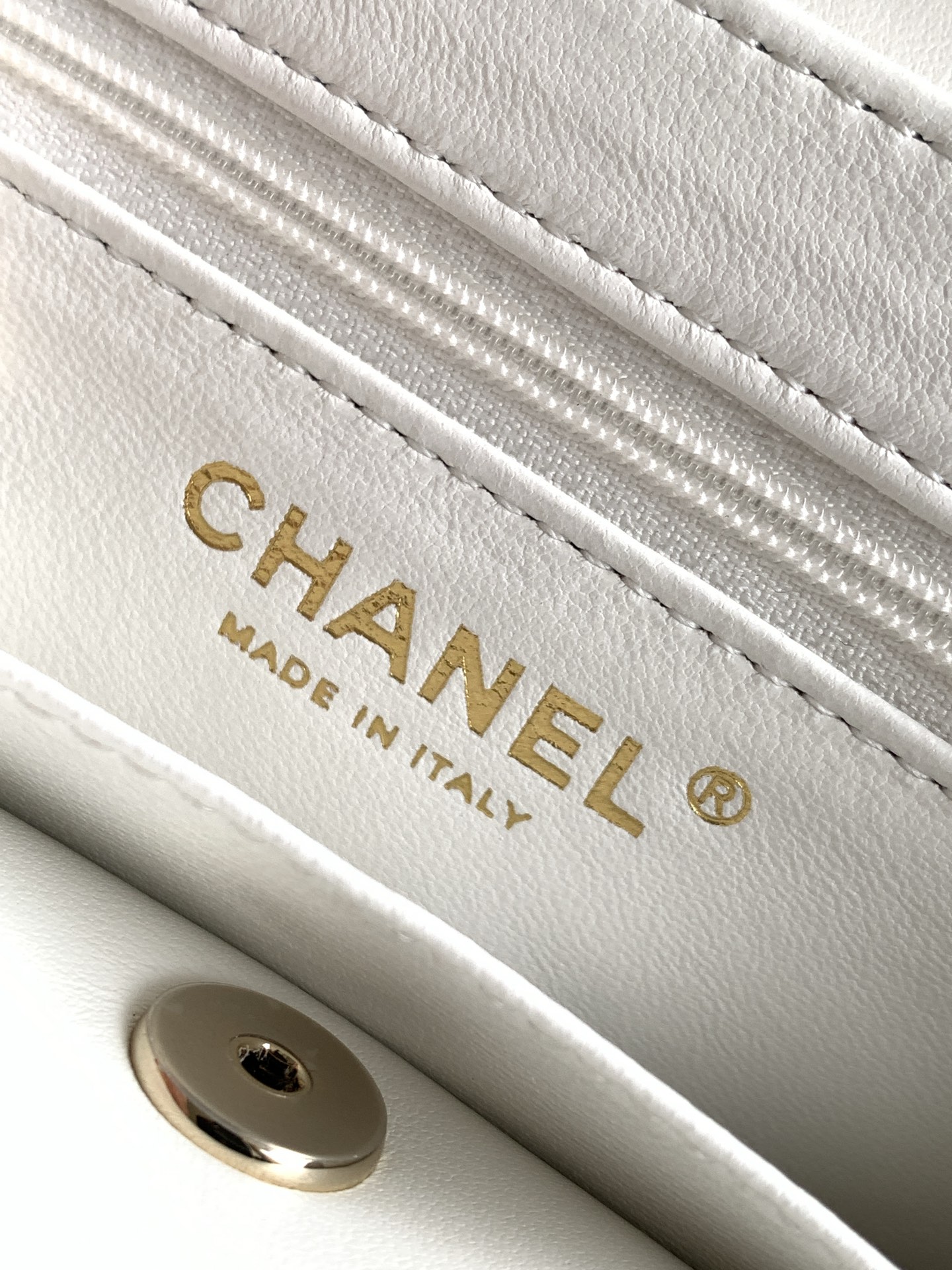 Chanel Style Black Leather Crossbody Bag style reference detail image 9 from source 770385