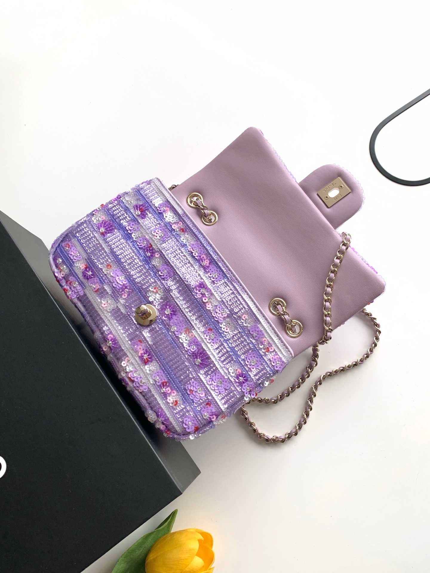 Chanel Style Chain Bag style reference detail image 7 from source 770390
