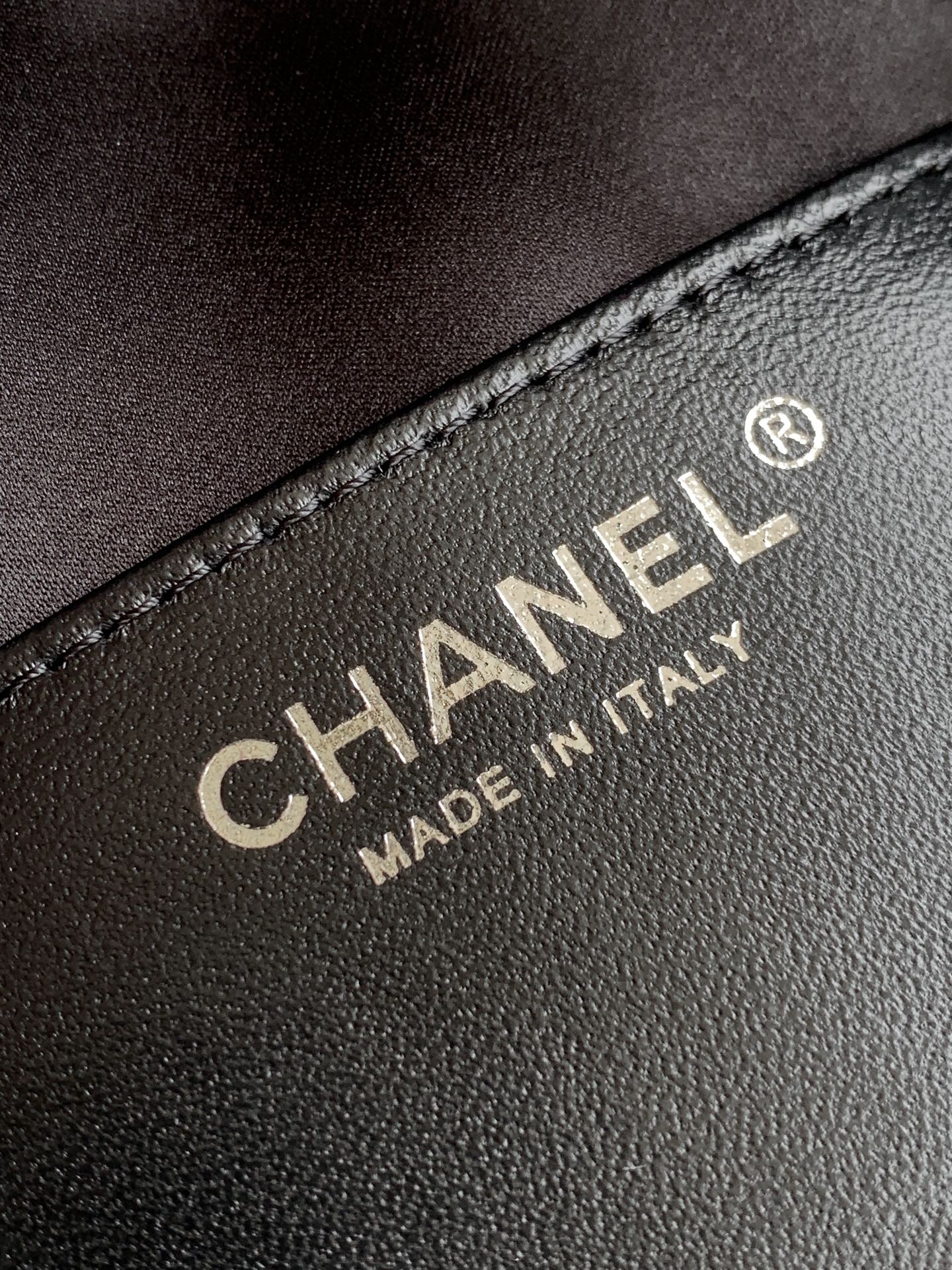 Chanel Style Black Leather Hobo Bag style reference detail image 9 from source 776554
