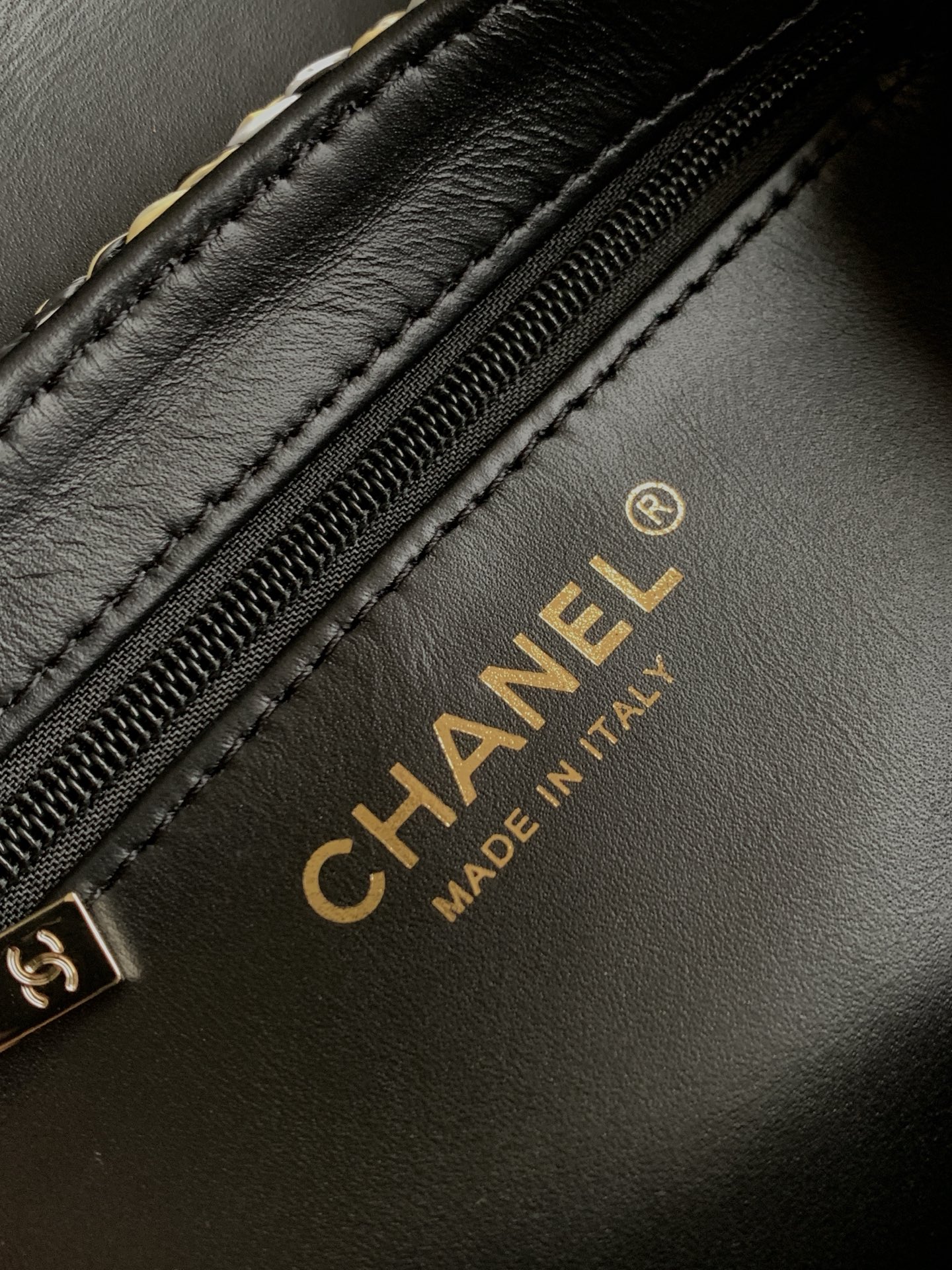 Chanel Style Chain Bag style reference detail image 9 from source 785995