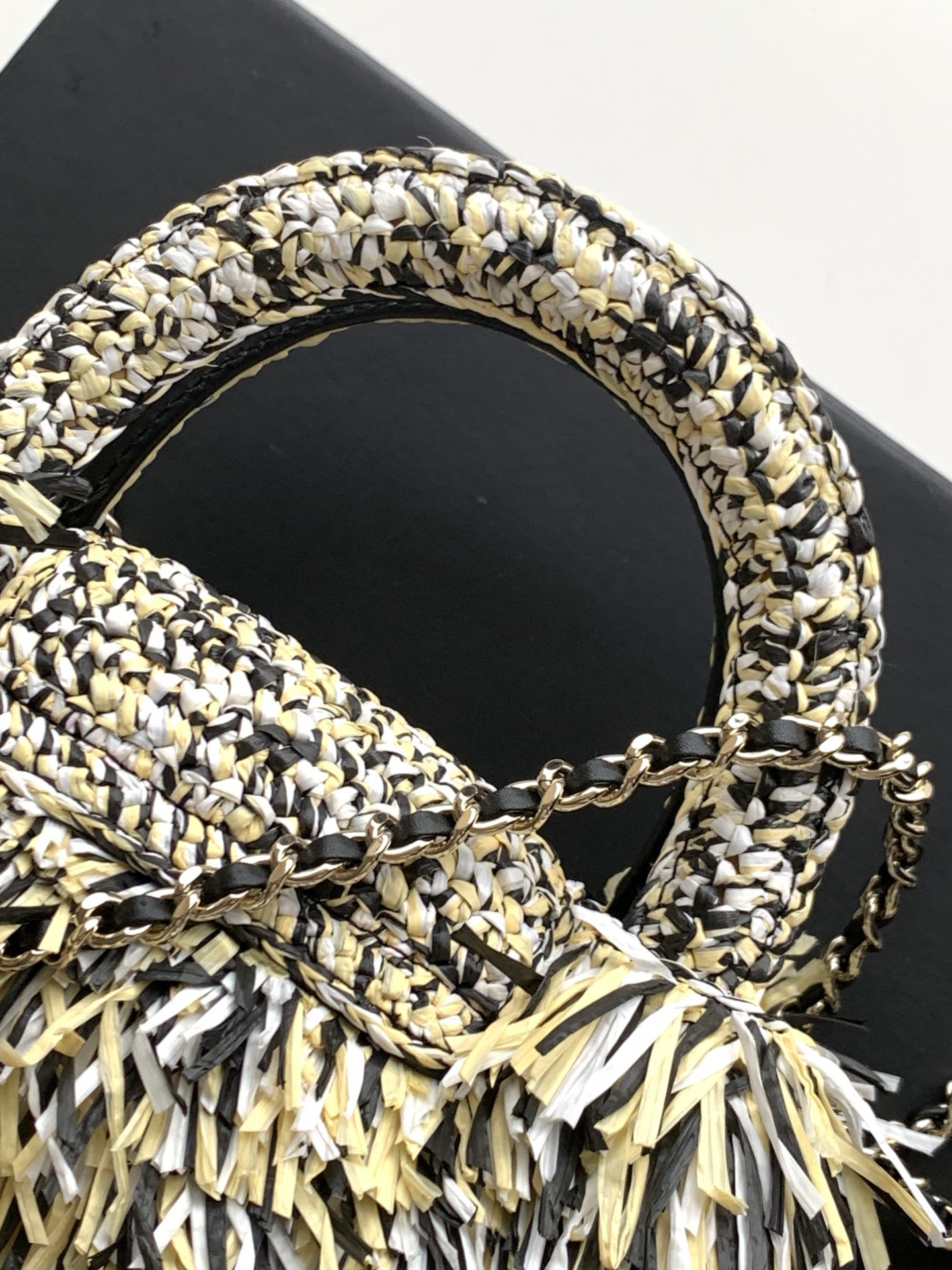 Chanel Style Chain Bag style reference detail image 7 from source 785995
