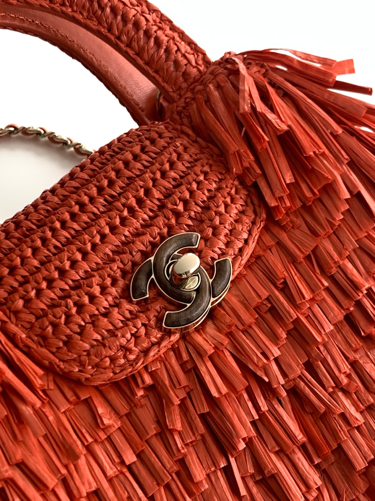 Chanel Style Chain Bag style reference detail image 5 from source 785996