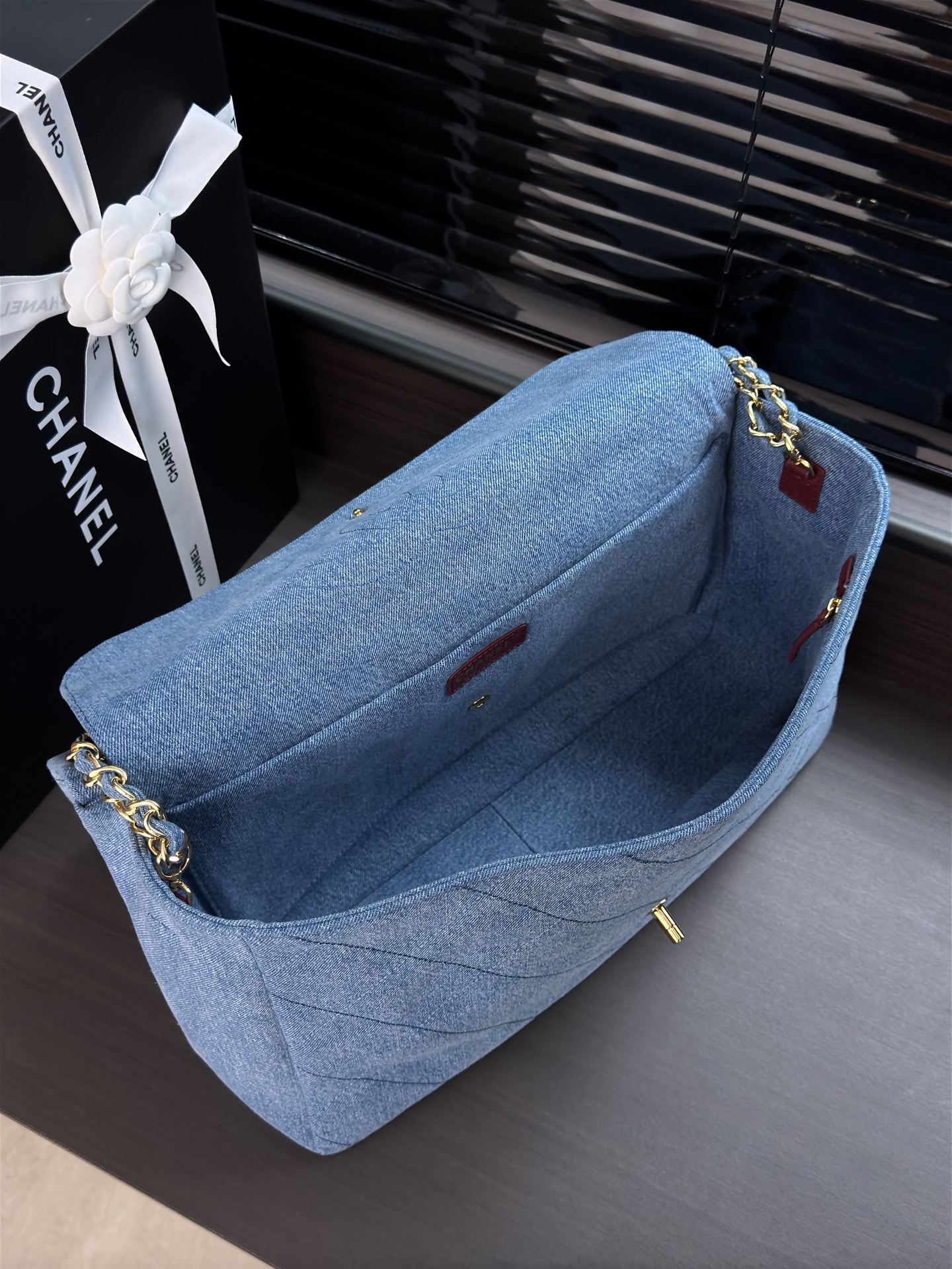 CHANEL Maxi Flap Bag