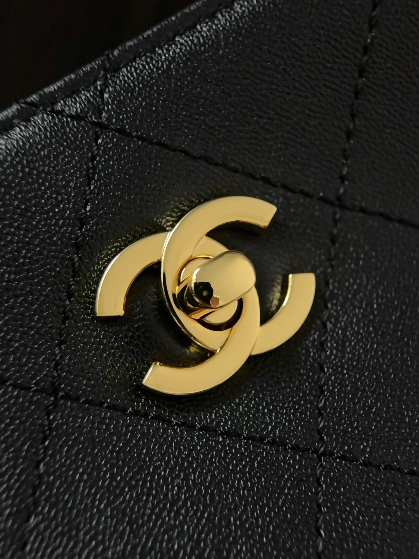 Chanel Black Quilted Chain Tote Bag