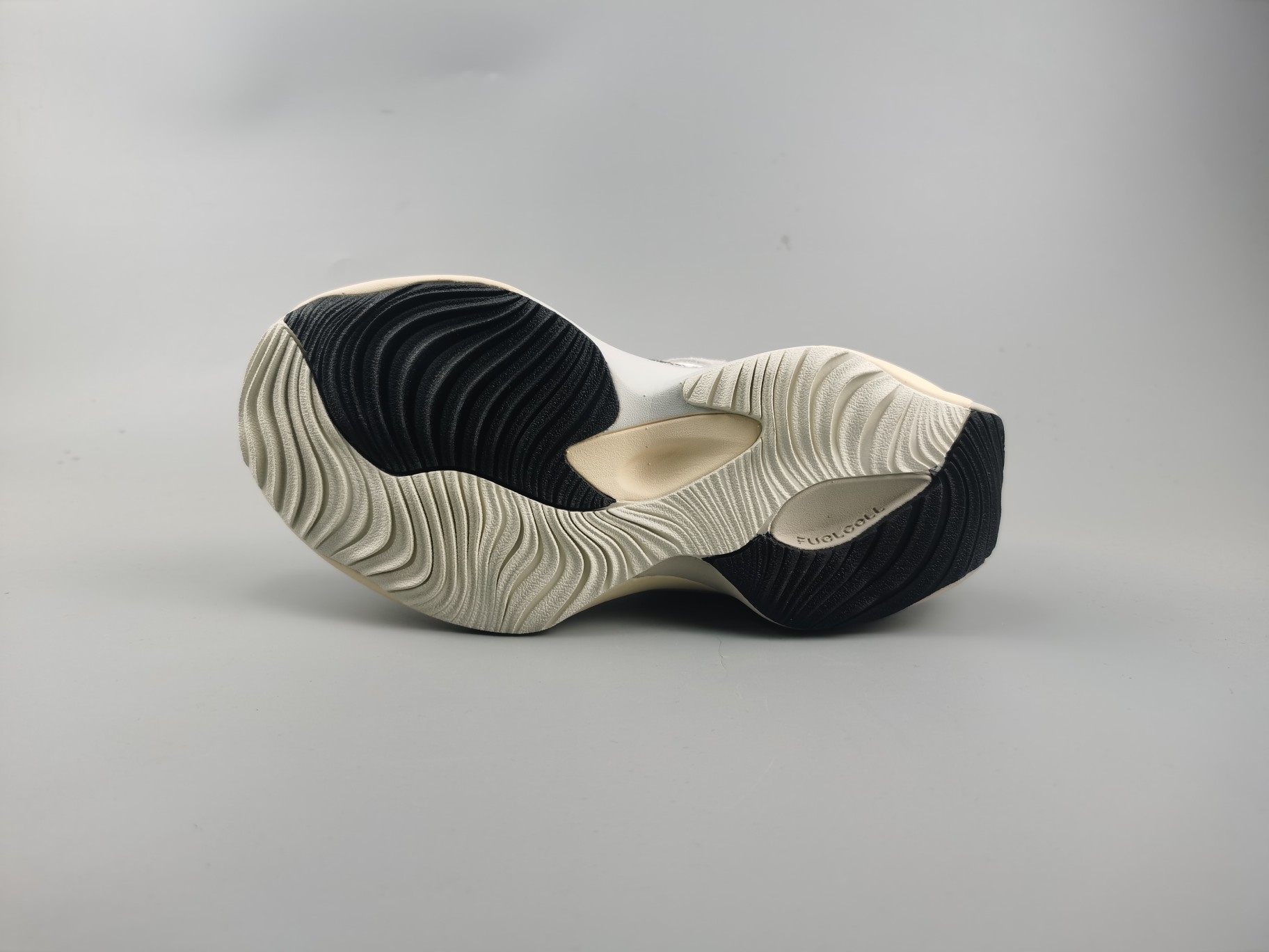 【纯原版】AURALEE x New Balance Warped Runner NB991V2新百伦联名低帮复古老爹风休闲运动慢跑鞋  原楦开发版型 采用环保纤维革拼接透气网眼衬垫织物鞋面材质 T-Beam大底提供足步弓支撑 保持步态稳定后跟搭载外露缓震胶 破坏解构做旧有内味了 以极简主义美学闻名的日本时尚品牌 AURALEE 在巴黎时装周 2024 年春夏时装秀上推出了与 New Balance 的全新合作鞋款 Warped Runner 采用网布和奢华绒面革覆盖层 侧面的同色系「N」标志是对 New Balance 品牌的微妙致敬 同时配有同色系模压 FuelCell 泡沫中底和橡胶外底 此次合作是两个品牌共同致力于简约设计的完美典范 是日常穿着的绝佳选择 
尺码：36 37 37.5 38 38.5 39.5 40 40.5 41.5 42 42.5 43 44 45