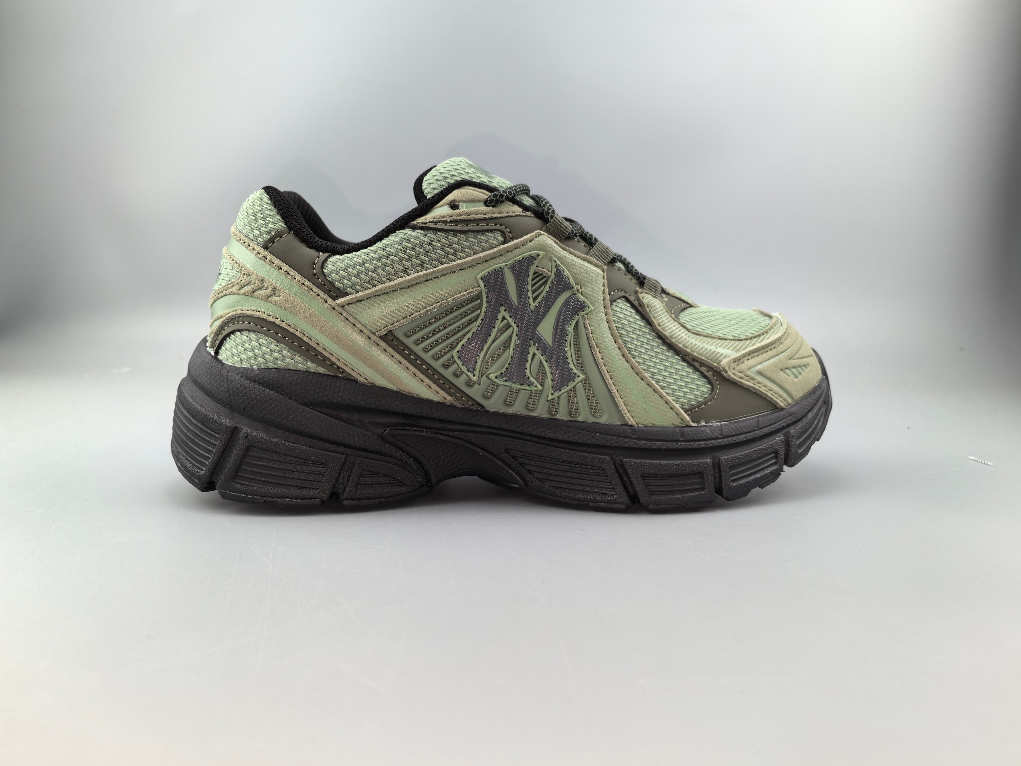 MLB25秋款男女情侣时尚舒适网面透气复古撞色运动休闲鞋3ARNR025N