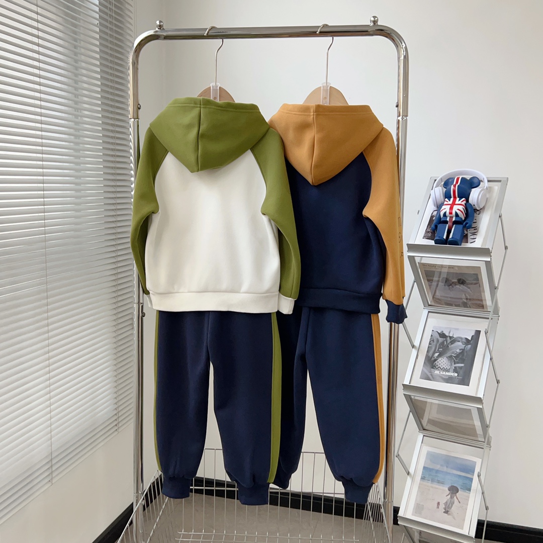 Gap Children’s Velvet Hooded Outfit: Fashionable and Warm for Kids - 图片 4