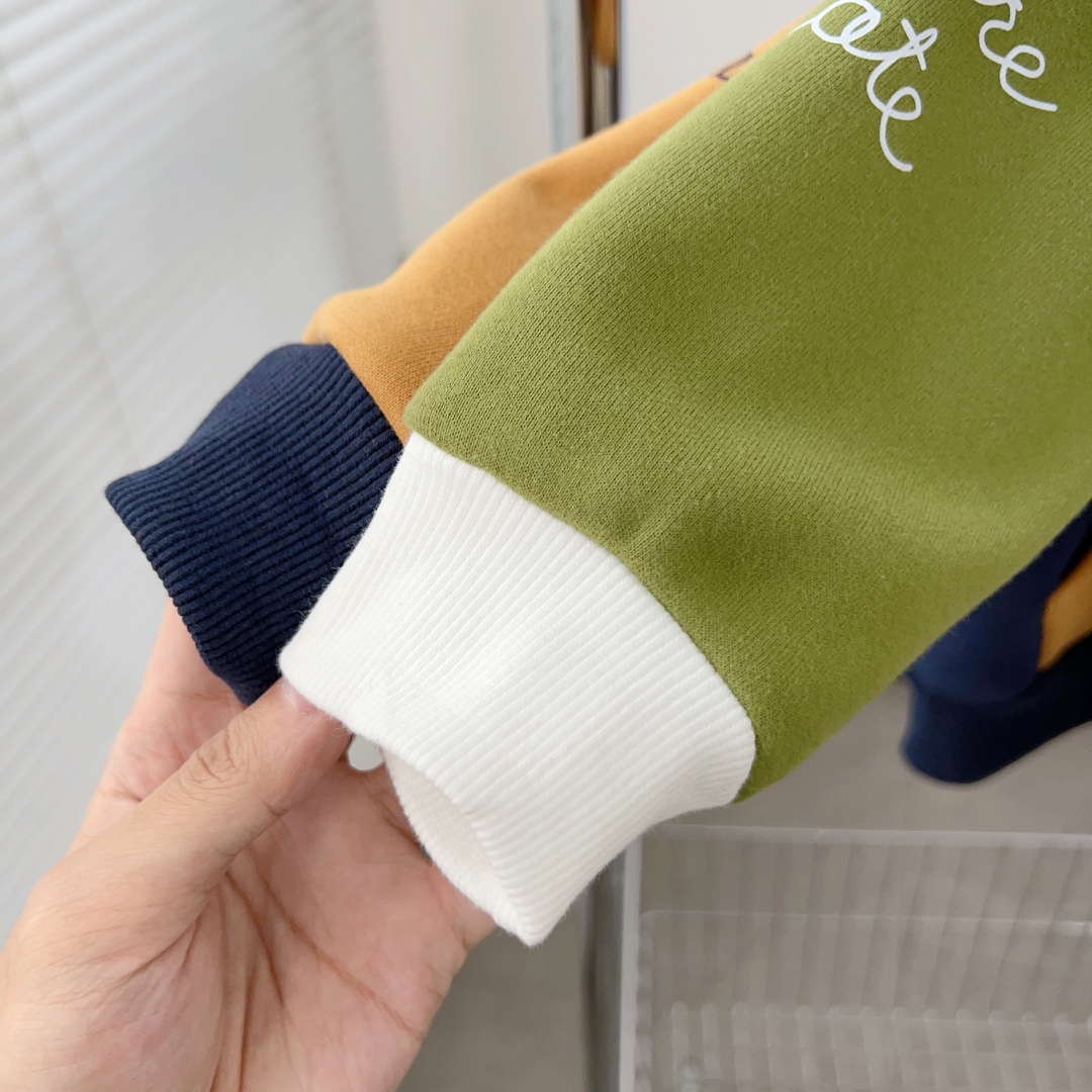 Gap Children’s Velvet Hooded Outfit: Fashionable and Warm for Kids - 图片 6