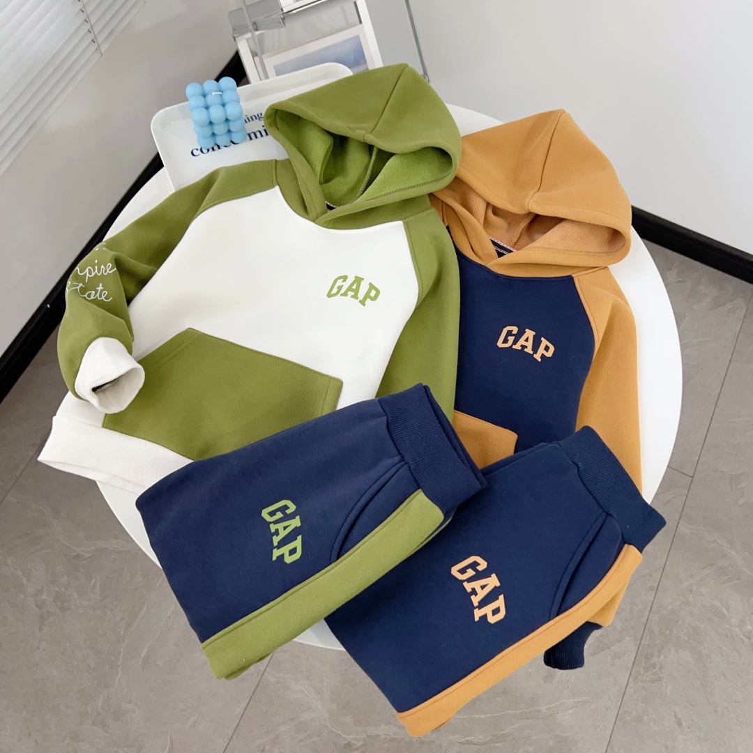 Gap Children’s Velvet Hooded Outfit: Fashionable and Warm for Kids