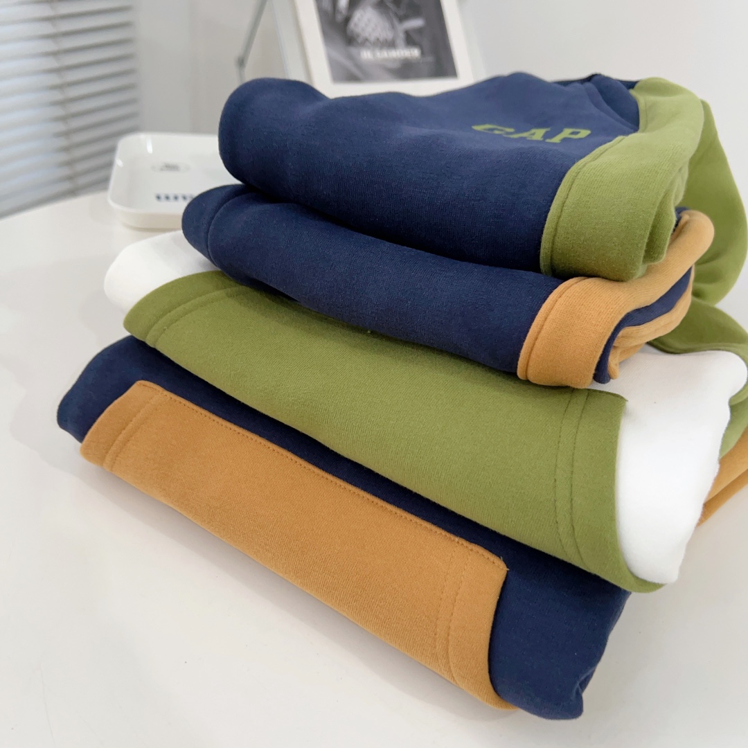 Gap Children’s Velvet Hooded Outfit: Fashionable and Warm for Kids - 图片 9