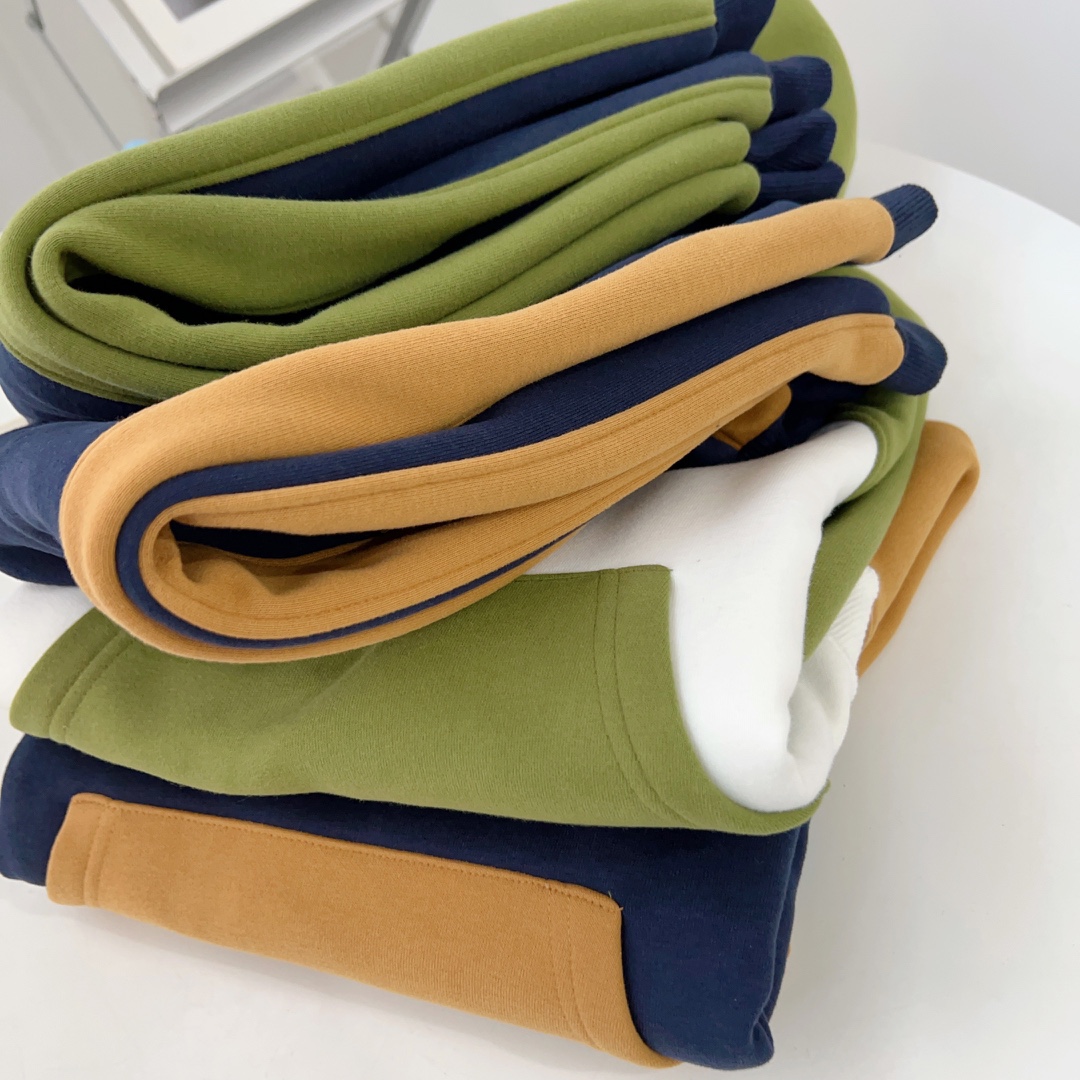 Gap Children’s Velvet Hooded Outfit: Fashionable and Warm for Kids - 图片 7