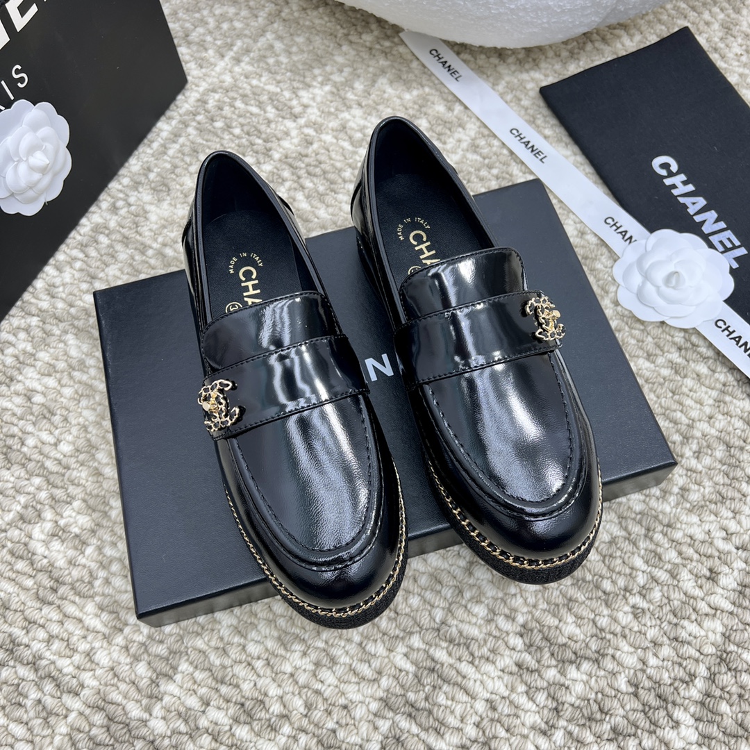 NO:446528,CHAN* Xiaoxiang C home is popular new style, the latest and most popular handicraft workshop chain casual shoes, loafer shoes, counter purchasing version!  !  The most difficult to buy handicraft shoes!  This one is surprisingly beautiful and super, with a lengthening leg ratio of tens of thousands of people looking for money!  Even the second one is at a premium, and the hidden level is hidden!  Backpack Legou Fu performs for a whole autumn and winter!  Cowhide, sheepskin, original custom sole 64-41 (34.40.41 custom), loafers, chanel, chanel, loafers, backpacks, cowhide, sheepskin19860909CHAN*小香C家火爆新款 专柜最新火最手工坊链条闲休鞋 乐福鞋 专柜代购本版！！ 专最柜难入手手坊工鞋！这款 出奇的好看超,级拉长部腿比例 万人 求款！连二都奢在溢价收,藏级！背包 乐够福演一个整秋冬！ 牛皮面 羊皮里 原版定制大底 64-41（34.40.41定）,乐福鞋,chanel,chanel,loafers,backpacks,cowhide,sheepskin,Women's Shoes