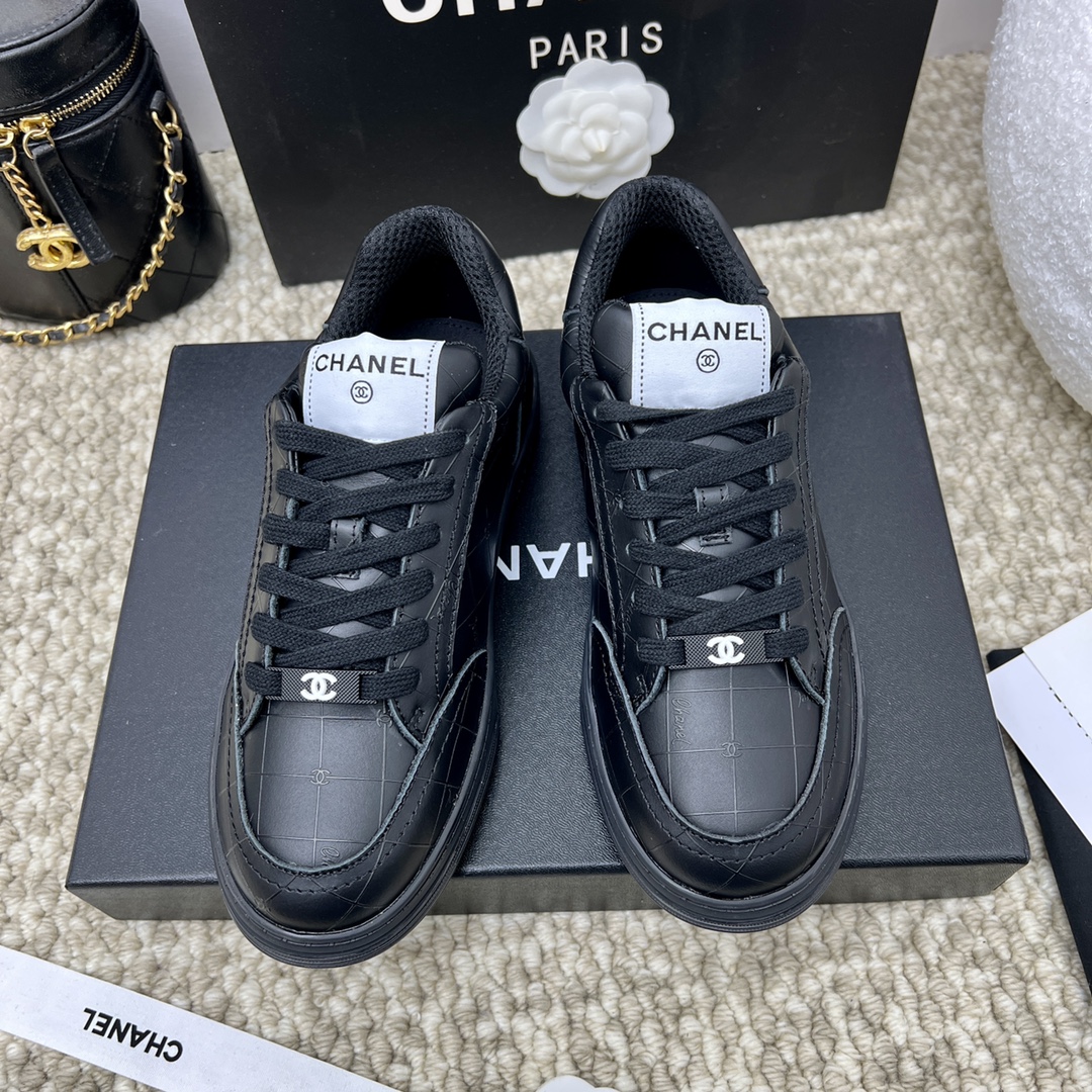 NO:260036,2025 [Fireworks] Chanel's latest panda shoes sports shoes are very fashionable. The counter quality is original calfskin, the upper color is designed with double C diamond grating, and the counters on the entire network can be inspected and compared!  Fabric: Original calfskin Inner: Specific towel cloth Outsole: TPU outsole Size: 35-41, casual shoes/sports shoes, chanel, chanel, sneakers, cowhide198609092025[烟花]Chanel香奈儿最新款熊猫鞋运动板鞋很时髦的一款运动板鞋,专柜品质原厂小牛皮,鞋面彩用双C菱格设计,全网专柜可验货对比！ 面料:原版小牛皮 内里:特定毛巾布 大底:TPU大底 码数:35-41,休闲鞋/运动鞋,chanel,chanel,sneakers,cowhide,Women's Shoes