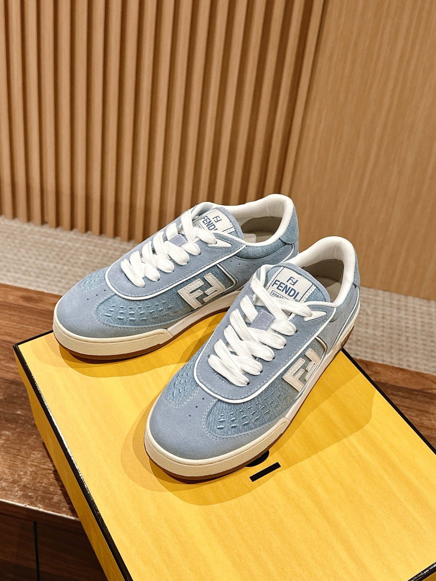 Fendi Style Leather Men's Shoes style reference detail image 4 from source 781838