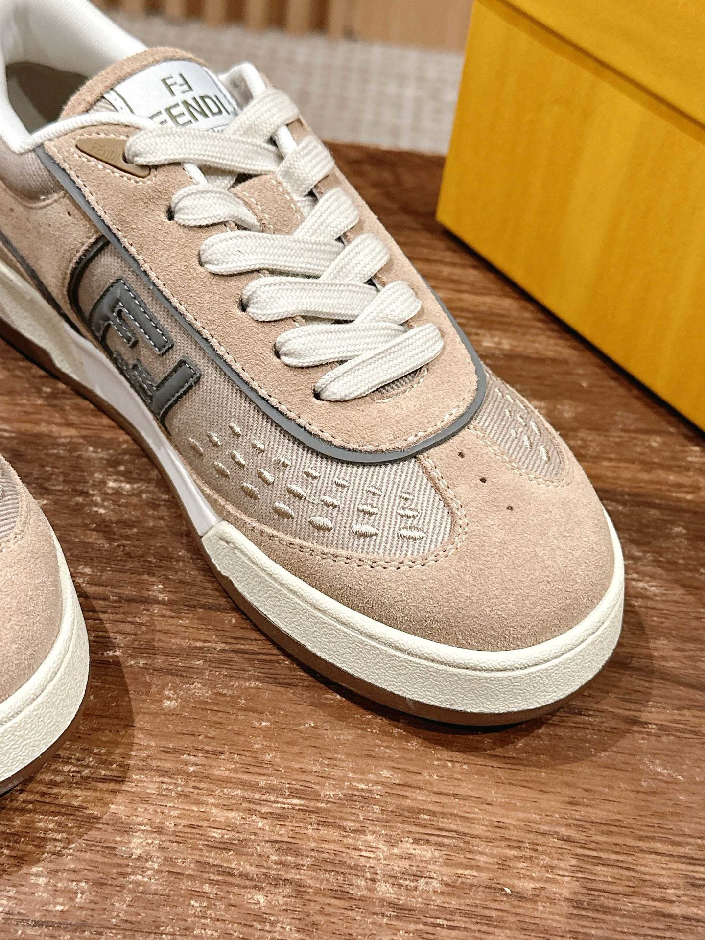 Fendi Style Leather Men's Shoes style reference detail image 6 from source 781840