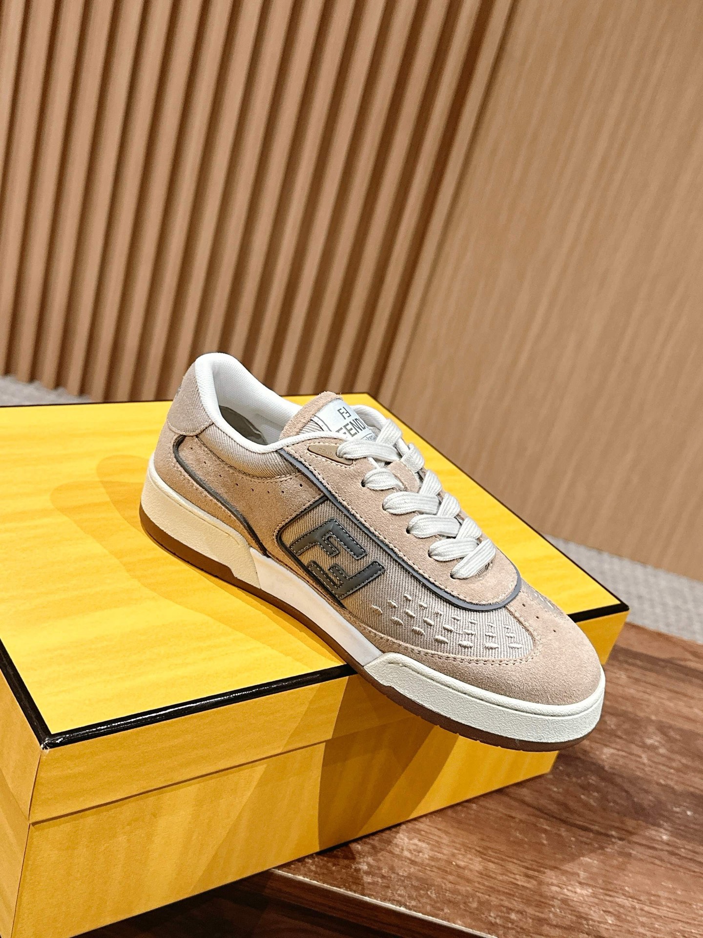 Fendi Style Leather Men's Shoes style reference detail image 3 from source 781840