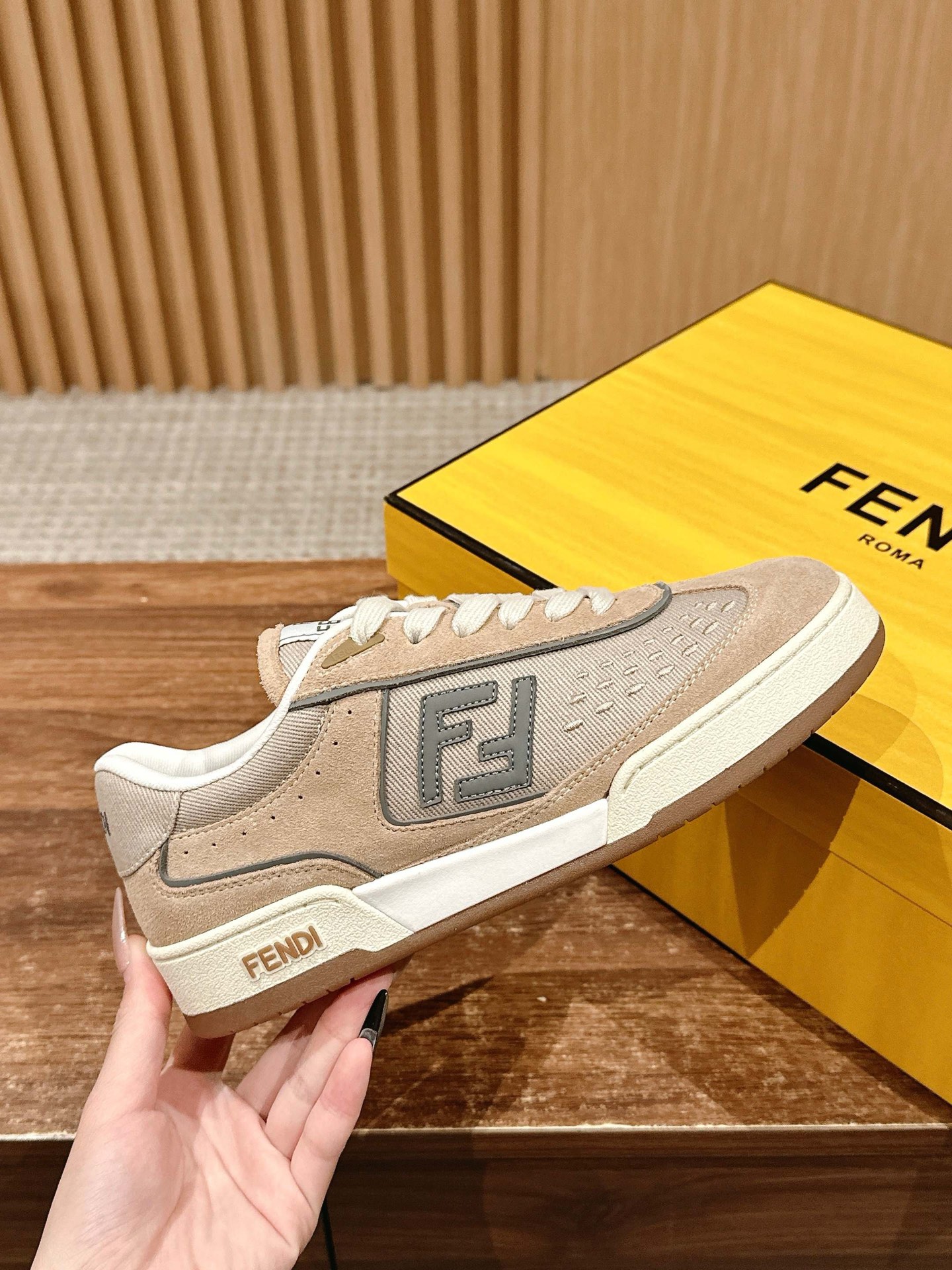 Fendi Style Leather Men's Shoes style reference detail image 5 from source 781840