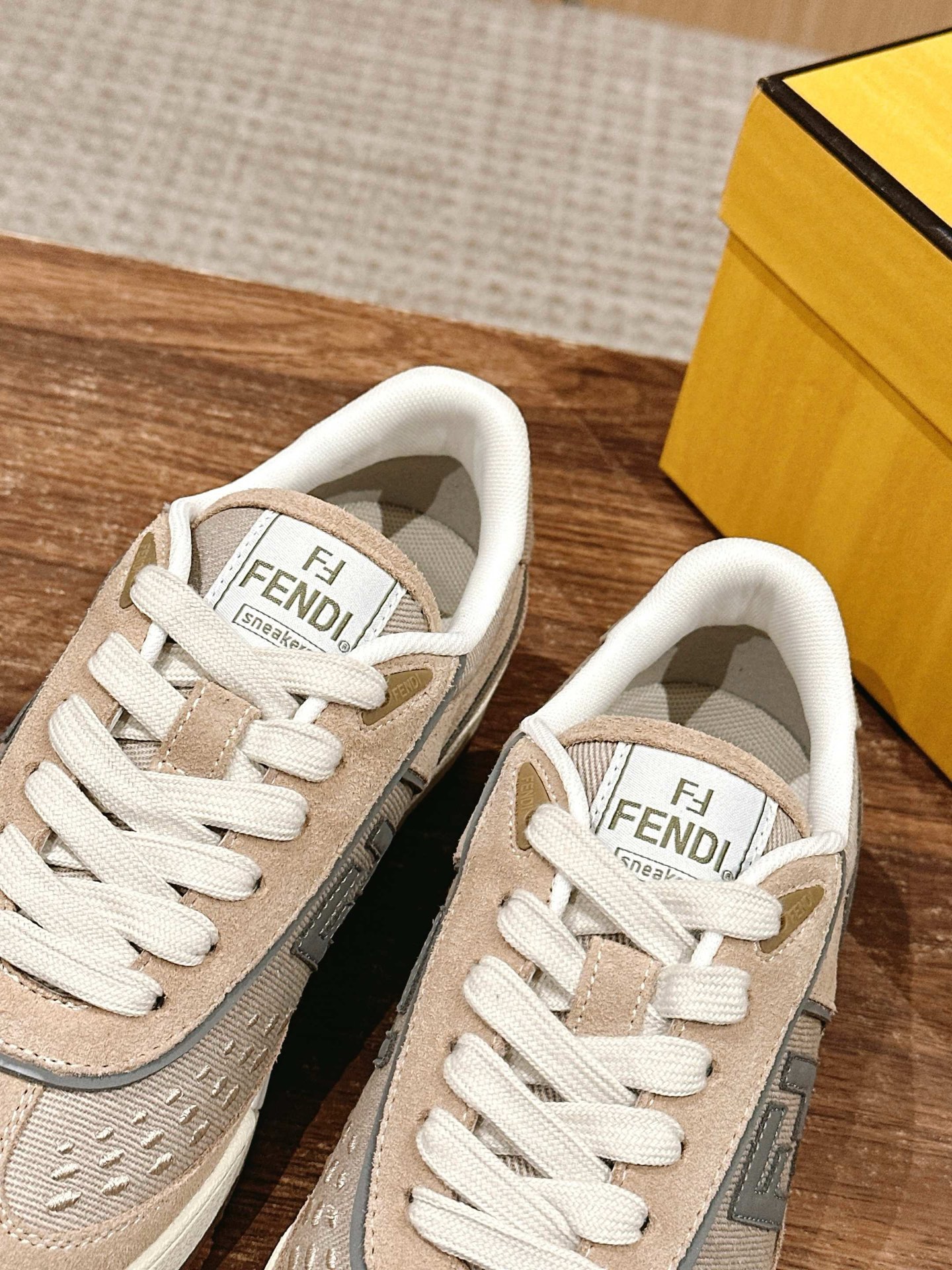 Fendi Style Leather Men's Shoes style reference detail image 8 from source 781840