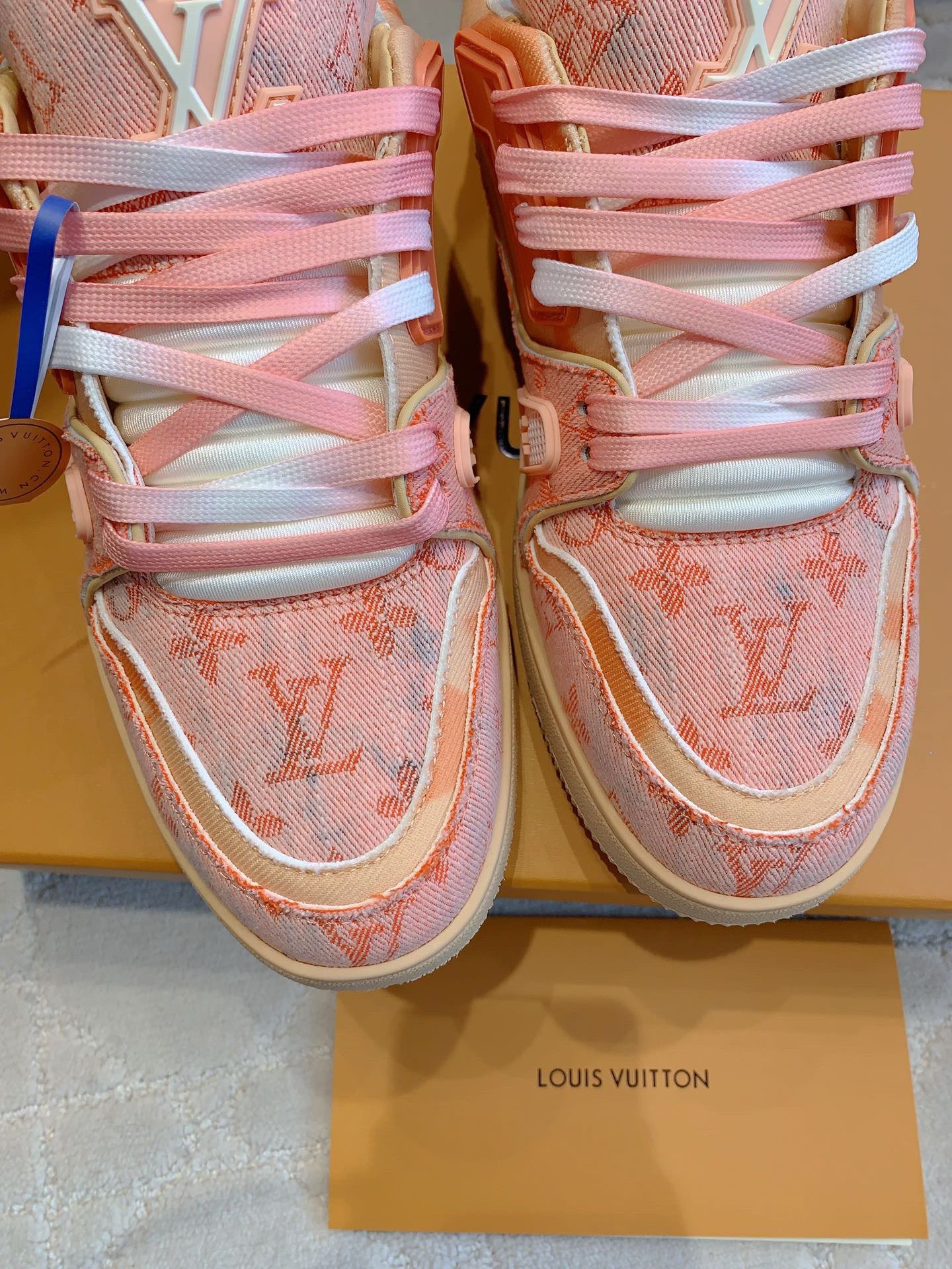 LV Style Leather Men's Shoes style reference detail image 5 from source 780764